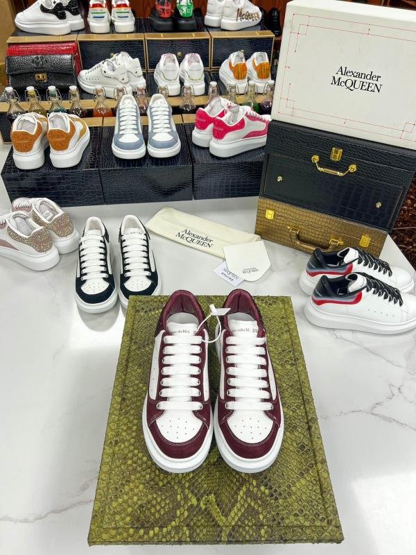 Alexander McQueen McQueen classic white shoes for men and women for couples