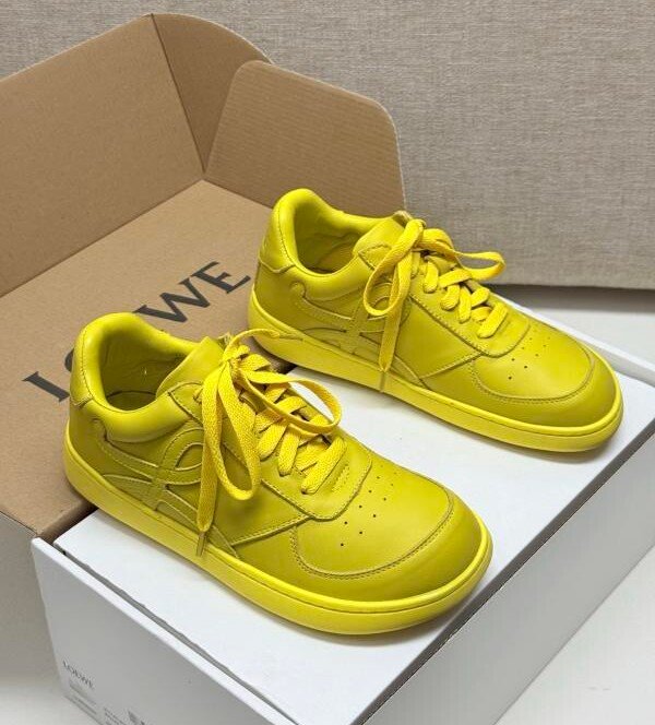 Loewe Luo Yiwei 2025 autumn and winter new Jambo retro British style couple white shoes