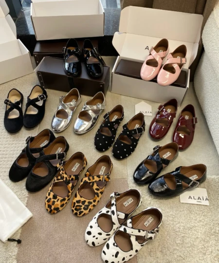 Alaia Crossover Ballet Flats (3)