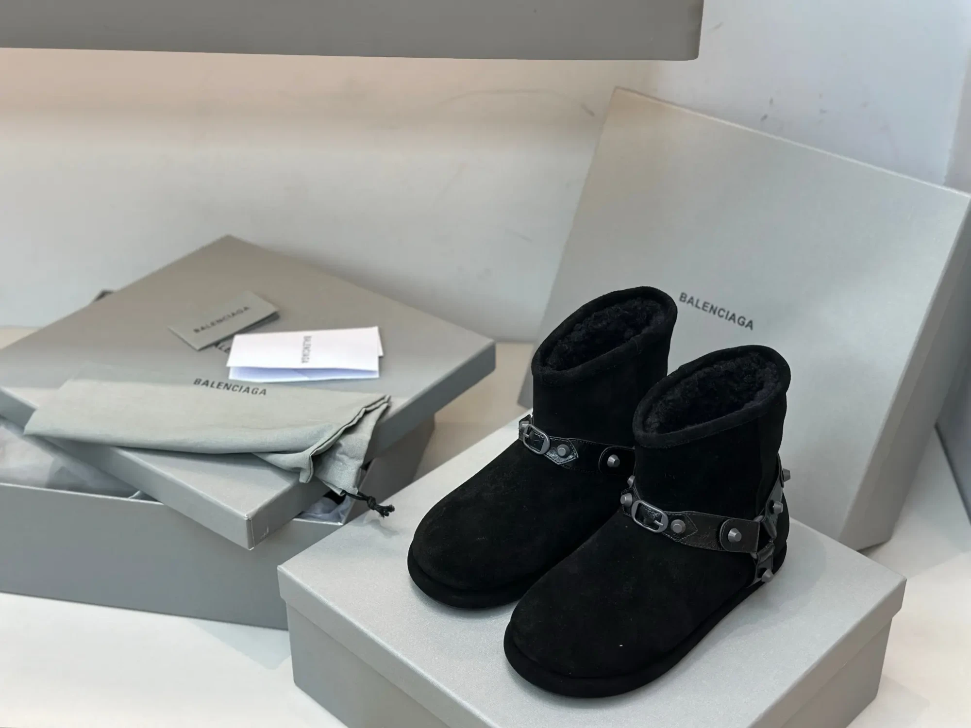 BALENCIAGA* Fall/Winter New Wool Ankle Boots 2 BALENCIAGA FallWinter New Wool Ankle Boots (1)
