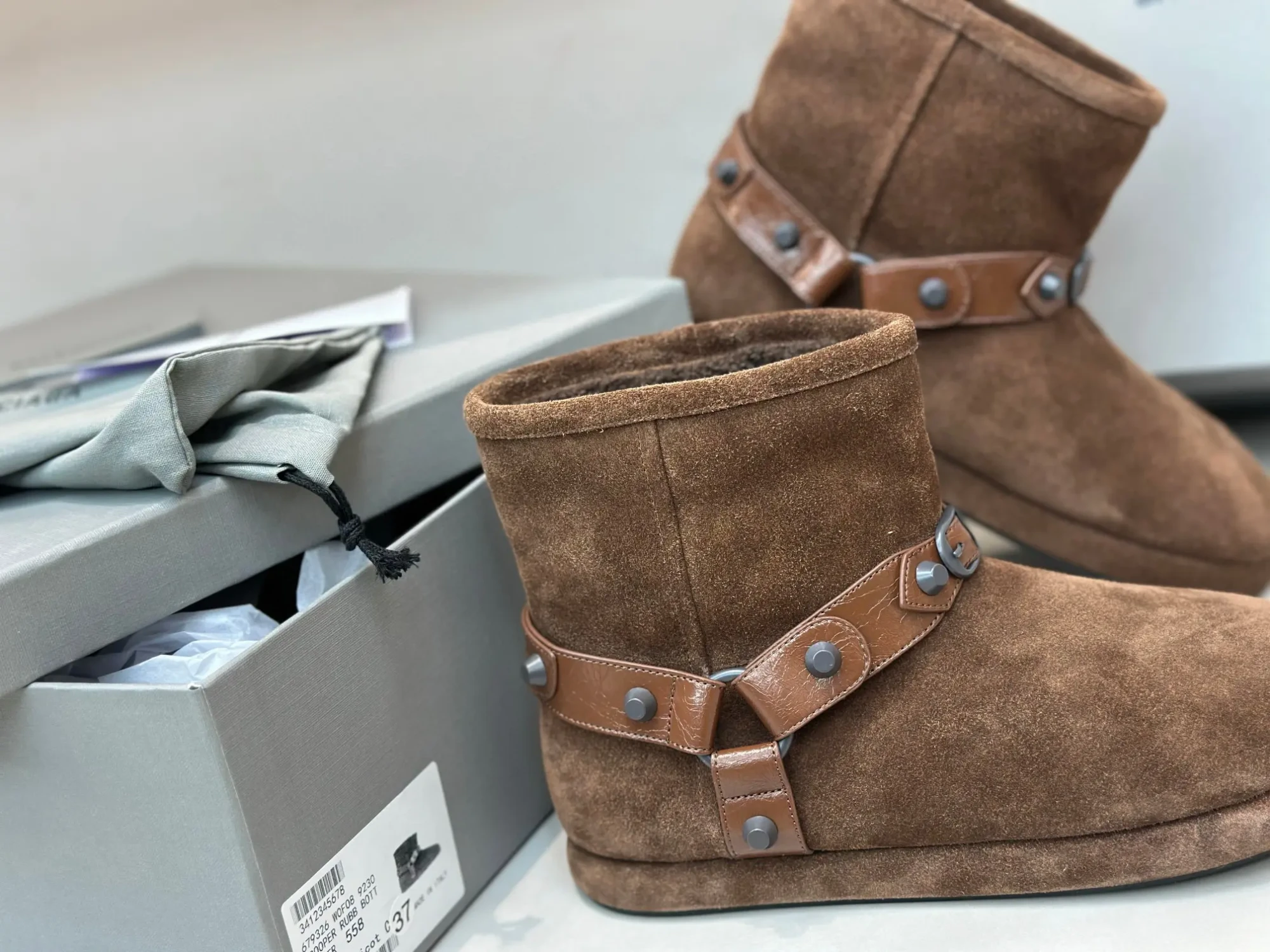BALENCIAGA* Fall/Winter New Wool Ankle Boots 27 BALENCIAGA FallWinter New Wool Ankle Boots (26)