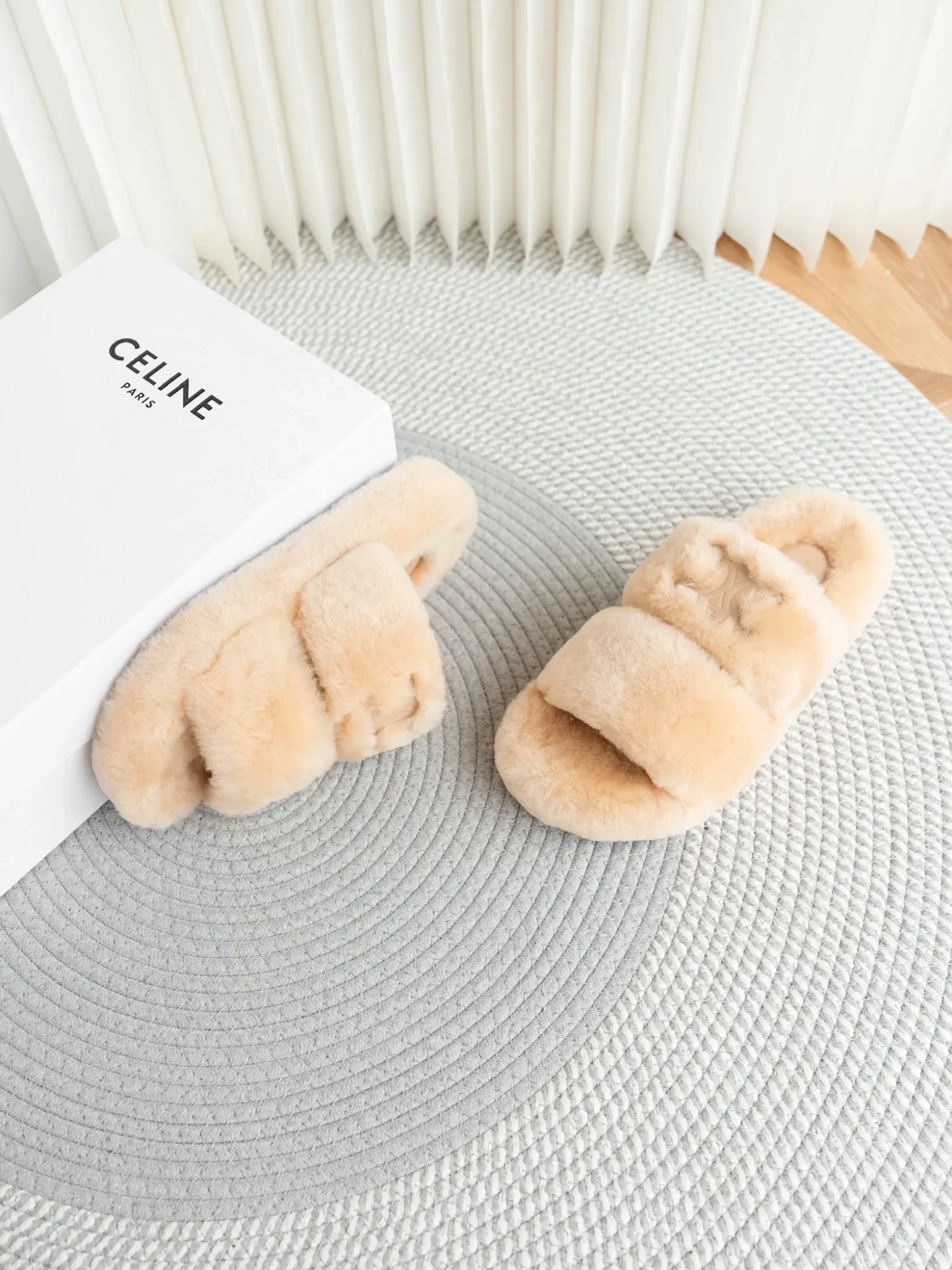 Celine's new fall shearling slippers 11 Celine's new fall shearling slippers (11)