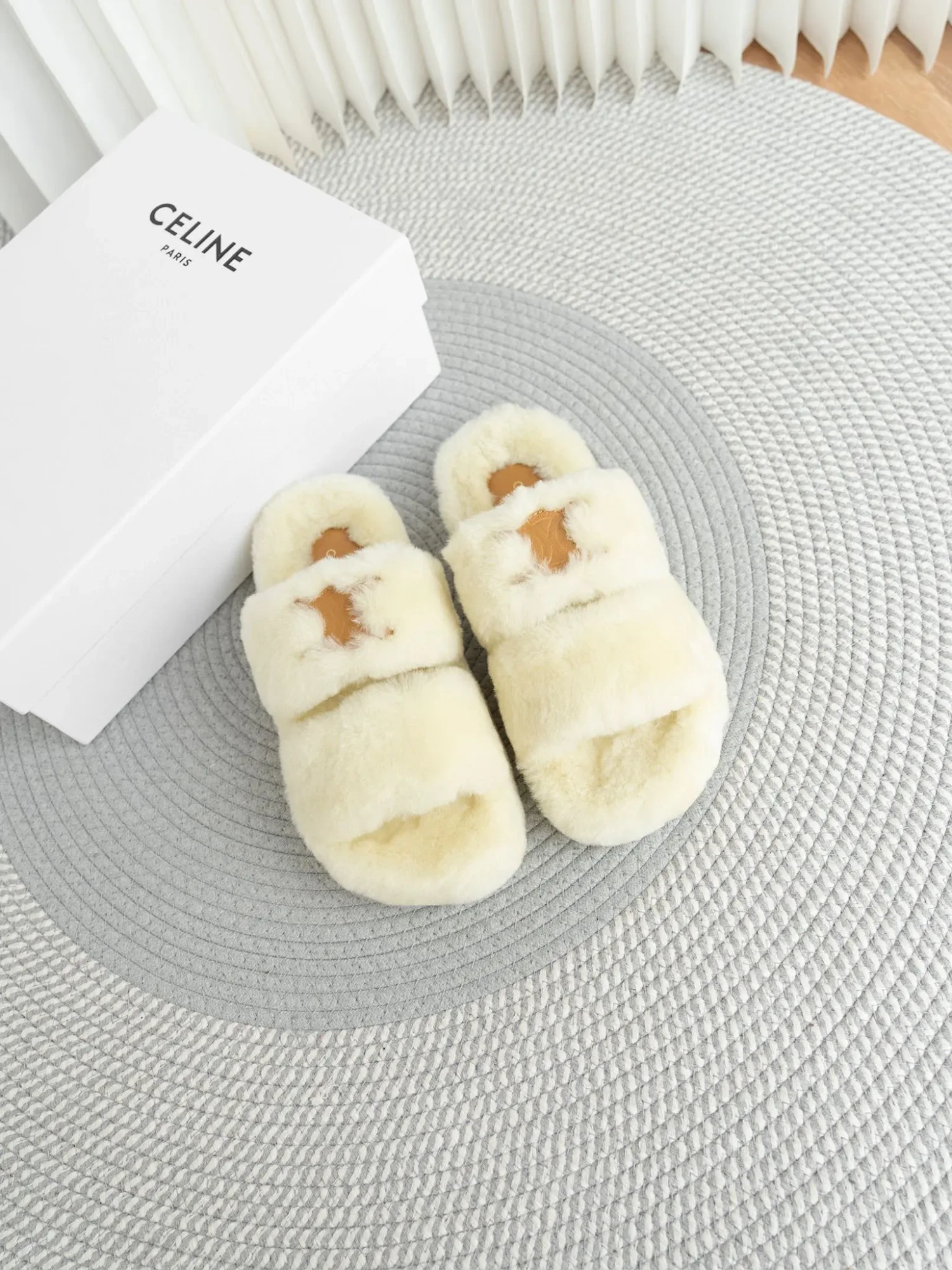 Celine's new fall shearling slippers 5 Celine's new fall shearling slippers (5)
