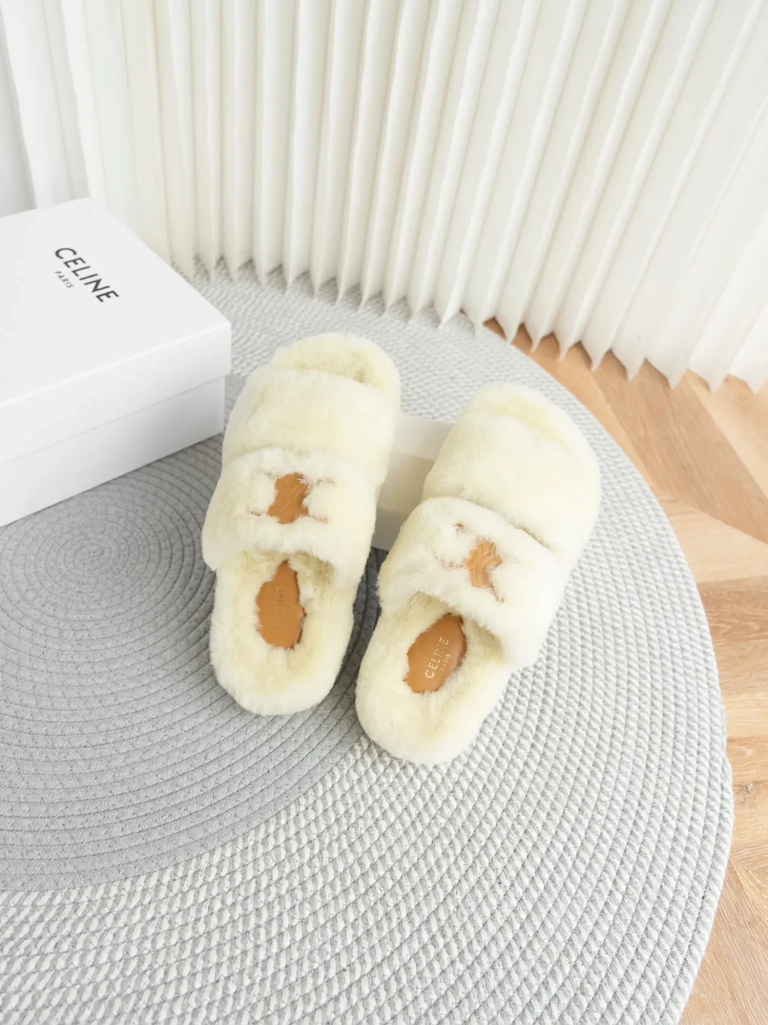 Celine's new fall shearling slippers 7 Celine's new fall shearling slippers (7)