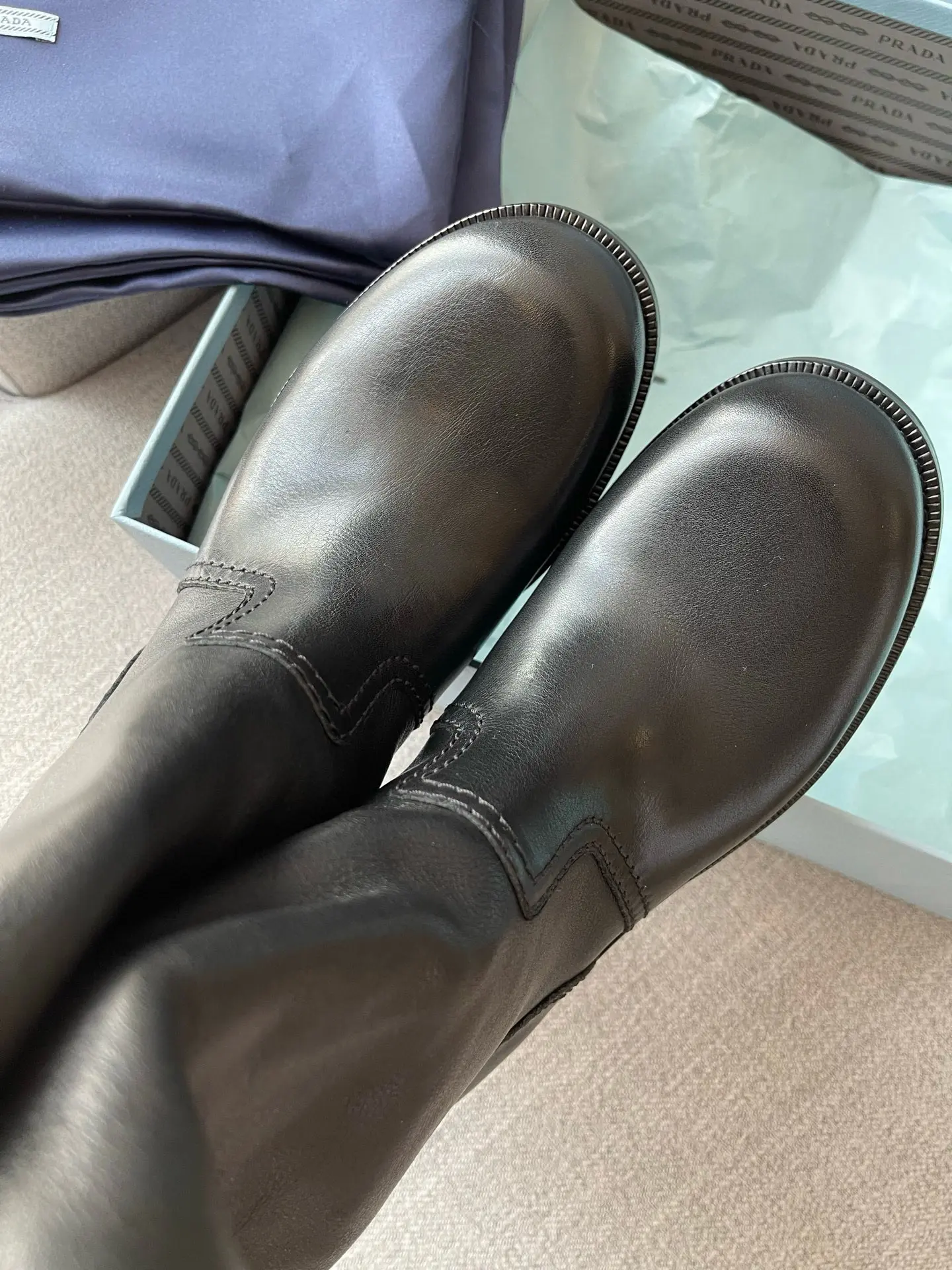 Limited-edition retro modern Prada cowhide ankle boots with heels 19 Limited-edition retro modern Prada cowhide ankle boots with heels (19)