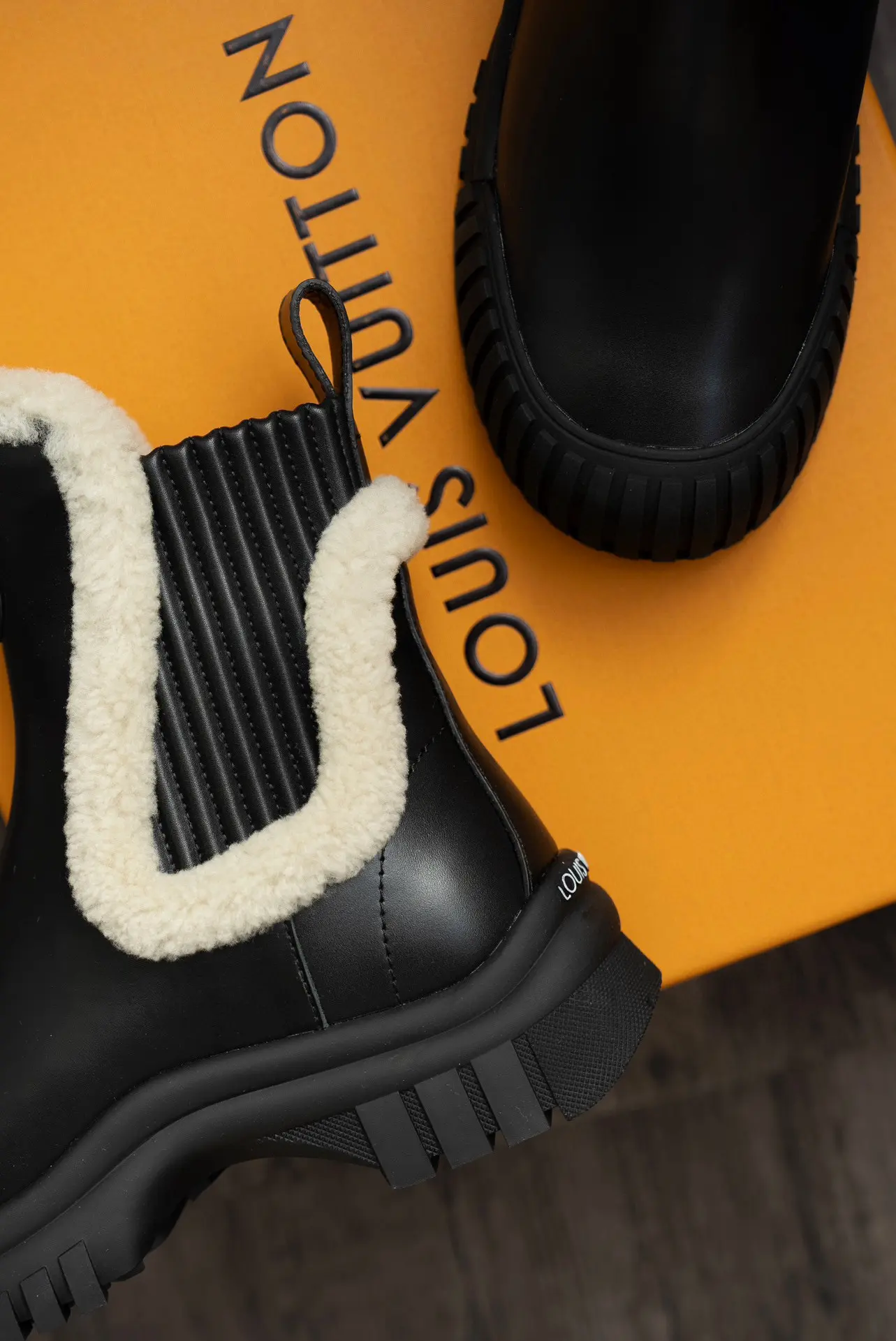 LV Donkey Brand Louis Vuitton L's leather and shearling thick-soled wool boots 12 LV Donkey Brand Louis Vuitton L's leather and shearling thick-soled wool boots (12)