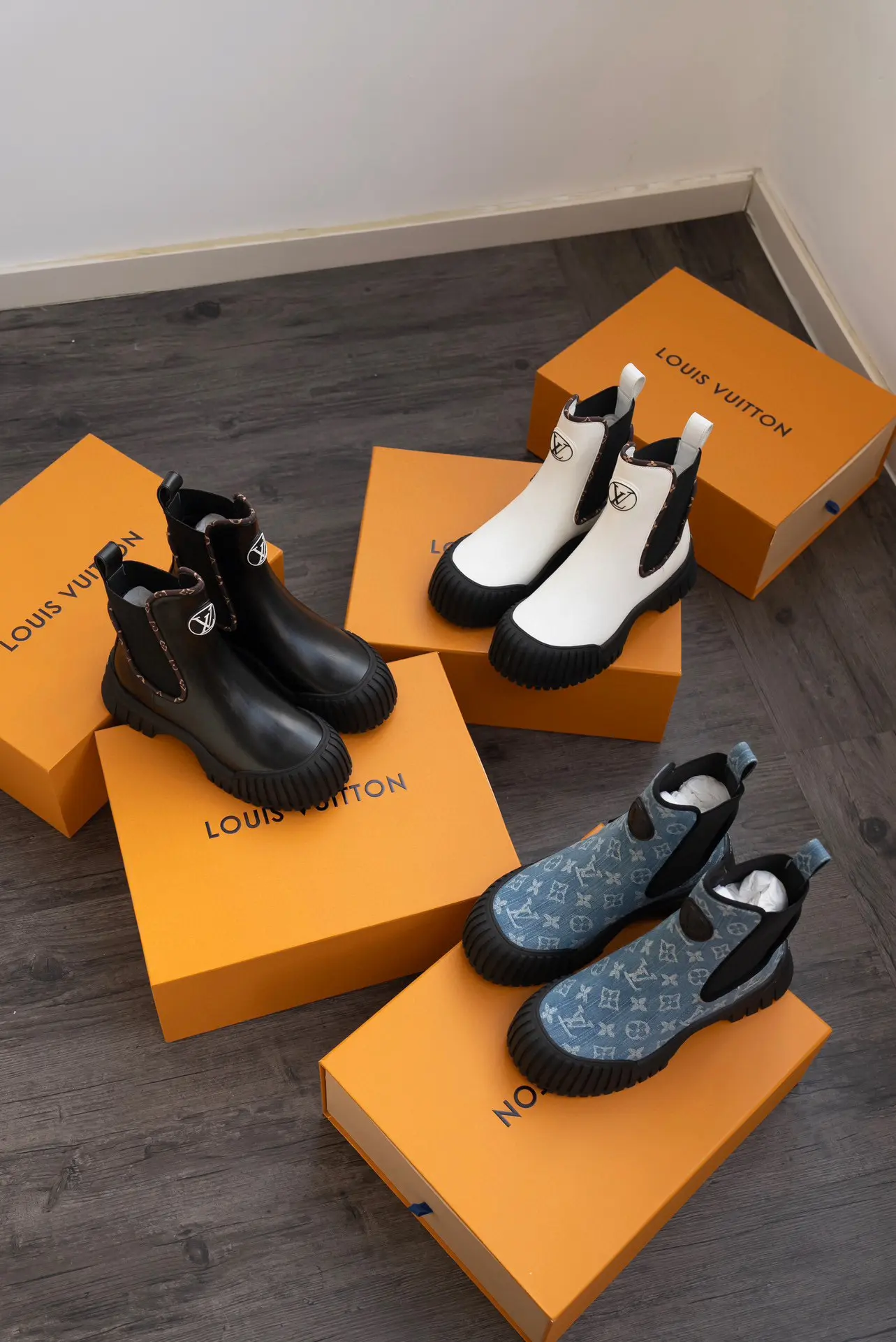 LV, Louis Vuitton, Ruby Collection, Monogram, Thick-Sole, Chelsea, Flat, Ankle Boot (1)