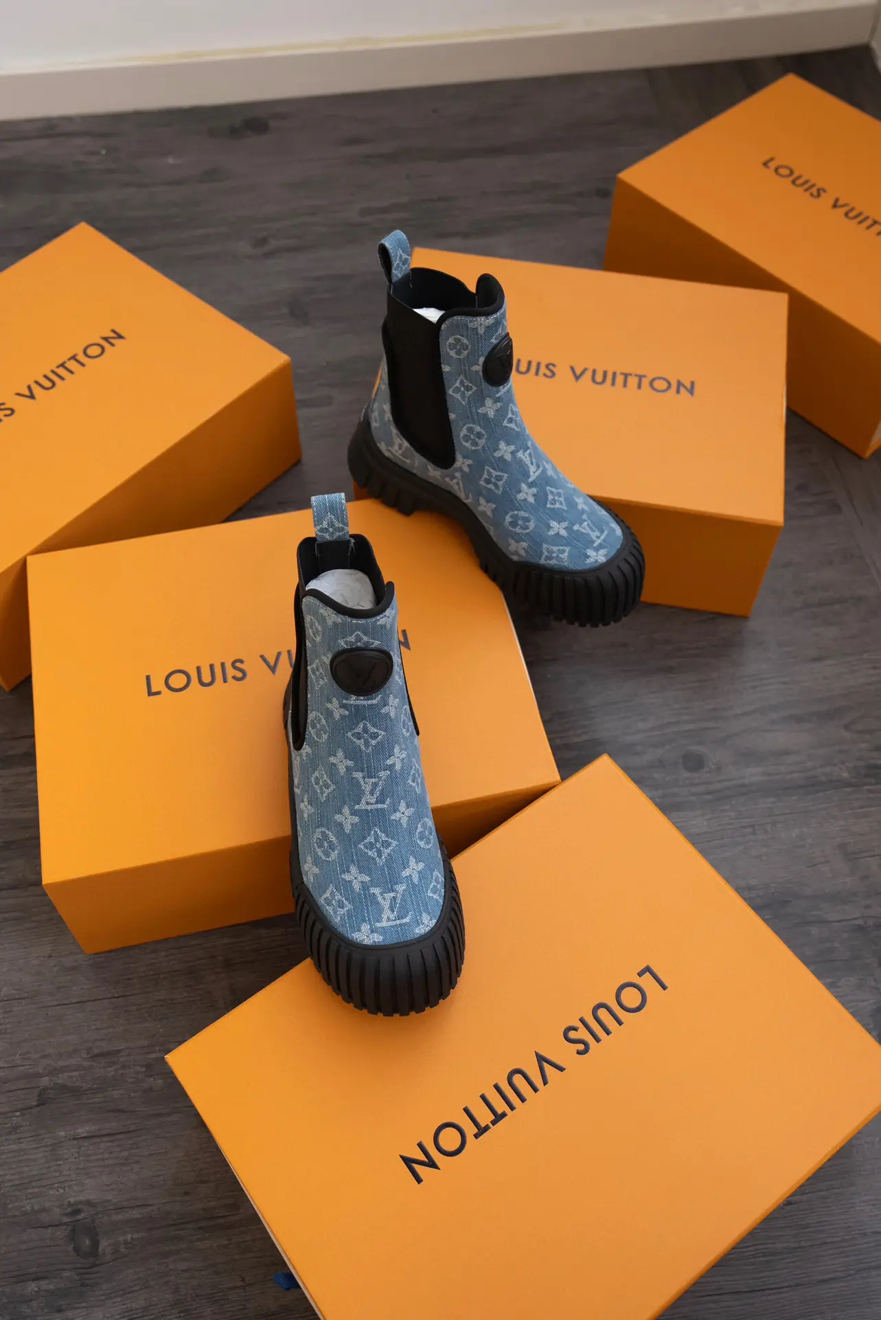 LV, Louis Vuitton, Ruby Collection, Monogram, Thick-Sole, Chelsea, Flat, Ankle Boot 17 LV, Louis Vuitton, Ruby Collection, Monogram, Thick-Sole, Chelsea, Flat, Ankle Boot (17)