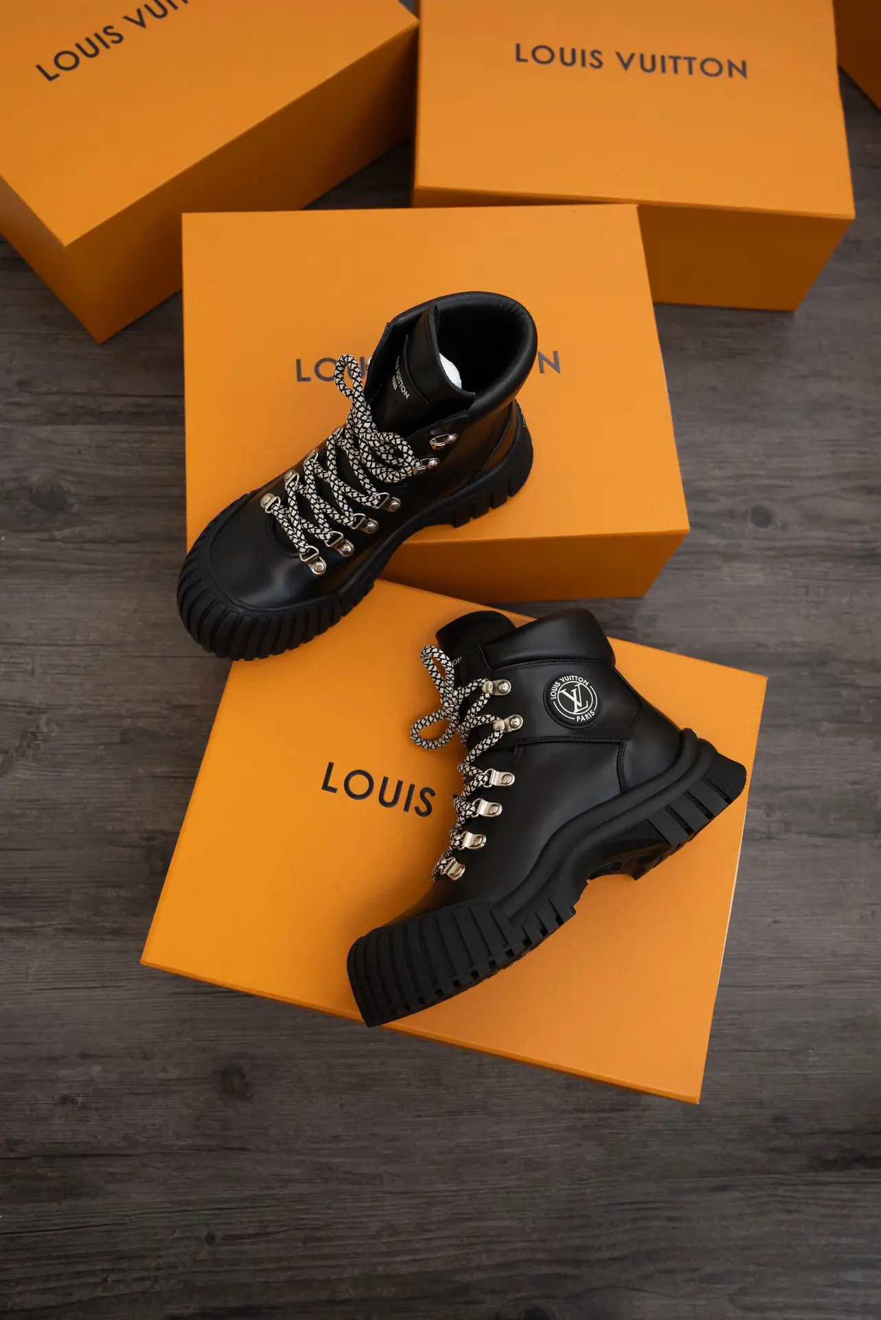 LV, Louis Vuitton, Ruby Collection, Monogram, Thick-Sole, Chelsea, Flat, Ankle Boot 24 LV, Louis Vuitton, Ruby Collection, Monogram, Thick-Sole, Chelsea, Flat, Ankle Boot (24)