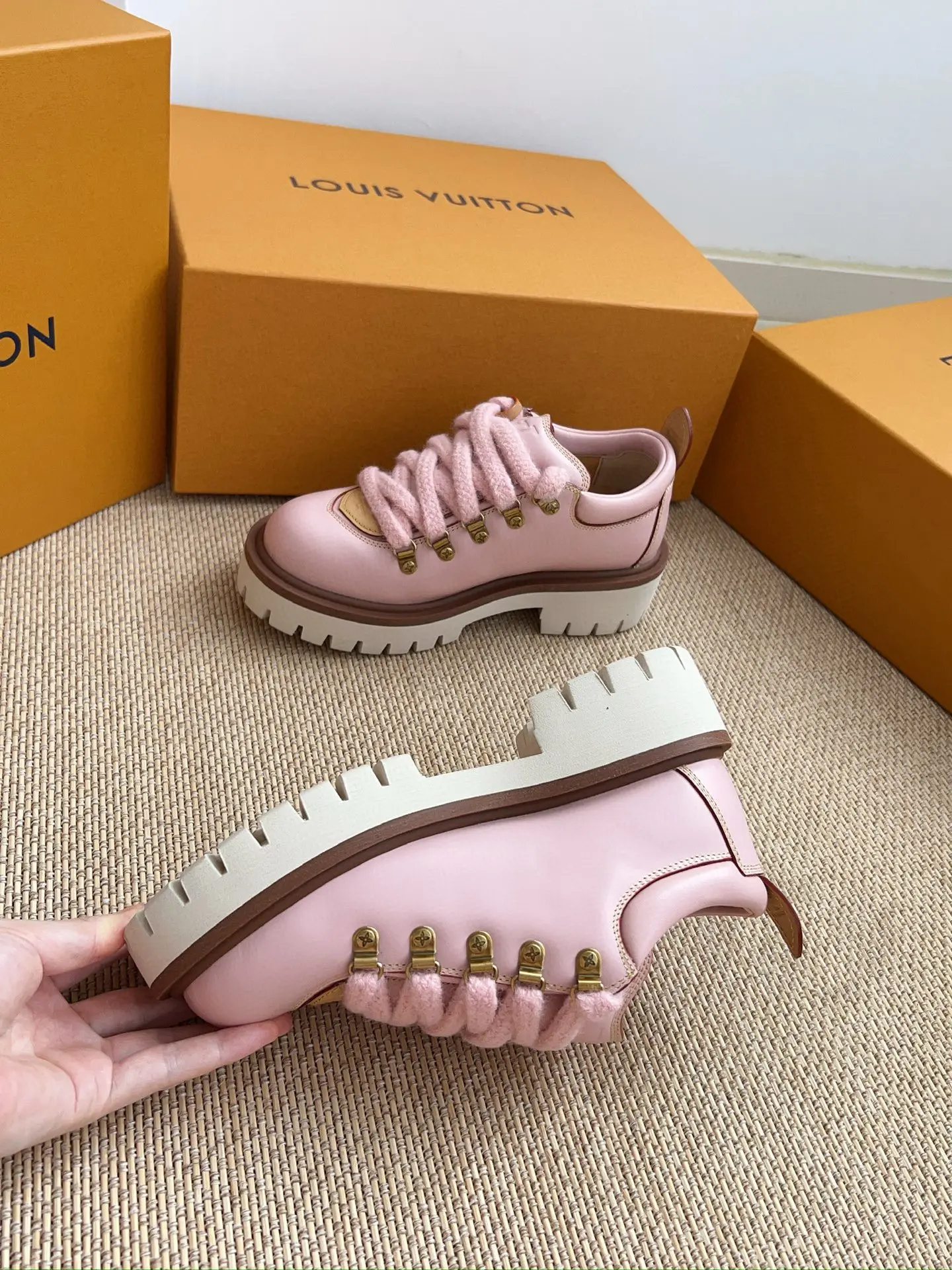 New LV/Louis Vuitton REMIX Big Toe Lace-Up Platform Loafers 15 New LVLouis Vuitton REMIX Big Toe Lace-Up Platform Loafers (15)