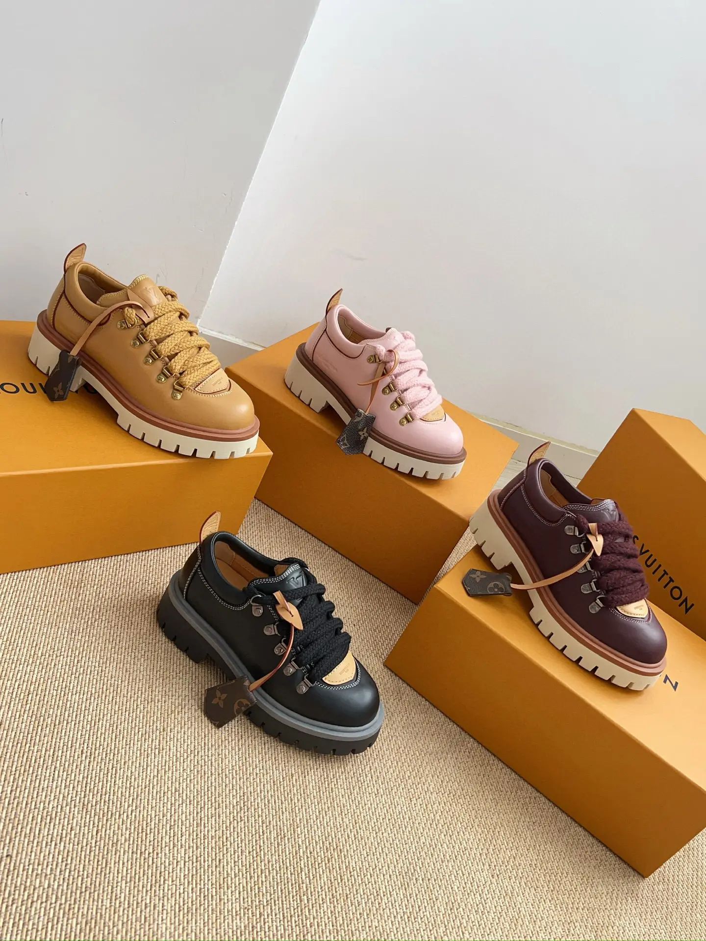 New LV/Louis Vuitton REMIX Big Toe Lace-Up Platform Loafers 2 New LVLouis Vuitton REMIX Big Toe Lace-Up Platform Loafers (2)