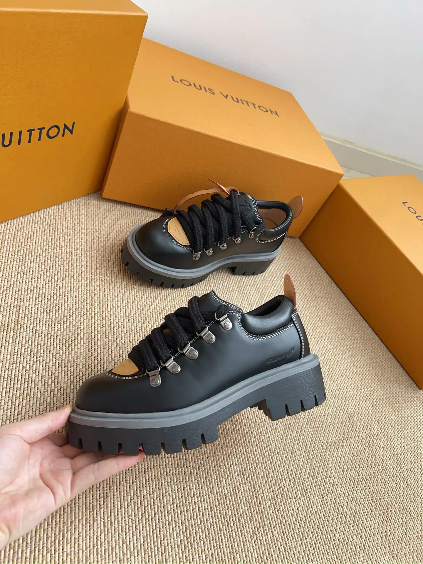 New LV/Louis Vuitton REMIX Big Toe Lace-Up Platform Loafers 23 New LVLouis Vuitton REMIX Big Toe Lace-Up Platform Loafers (23)