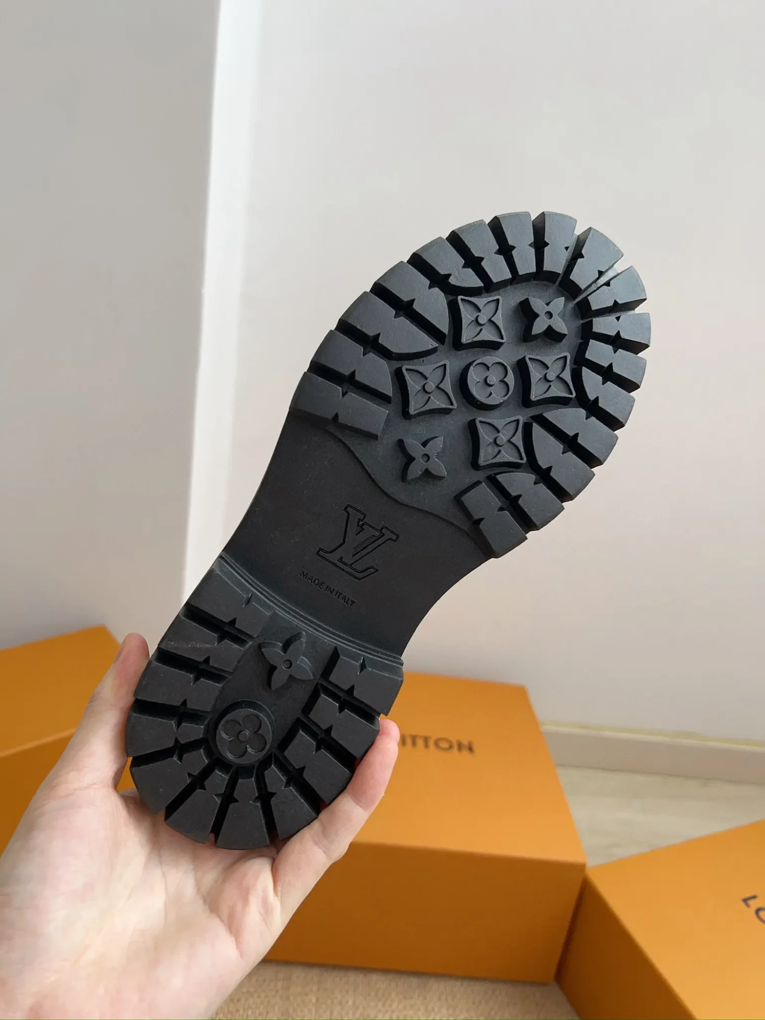 New LV/Louis Vuitton REMIX Big Toe Lace-Up Platform Loafers 29 New LVLouis Vuitton REMIX Big Toe Lace-Up Platform Loafers (29)