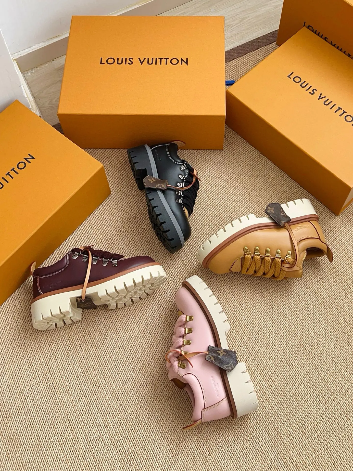 New LV/Louis Vuitton REMIX Big Toe Lace-Up Platform Loafers 3 New LVLouis Vuitton REMIX Big Toe Lace-Up Platform Loafers (3)