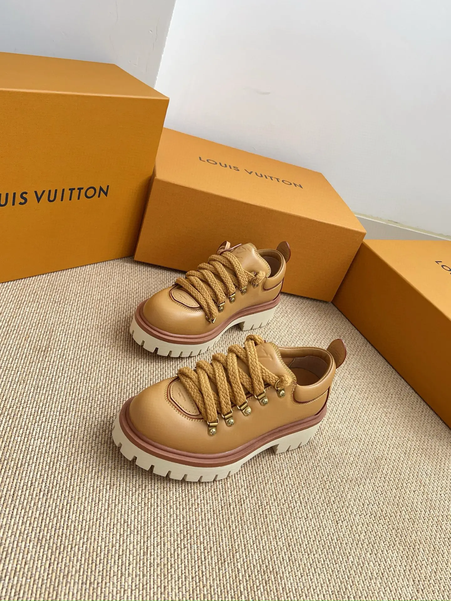 New LV/Louis Vuitton REMIX Big Toe Lace-Up Platform Loafers 30 New LVLouis Vuitton REMIX Big Toe Lace-Up Platform Loafers (30)