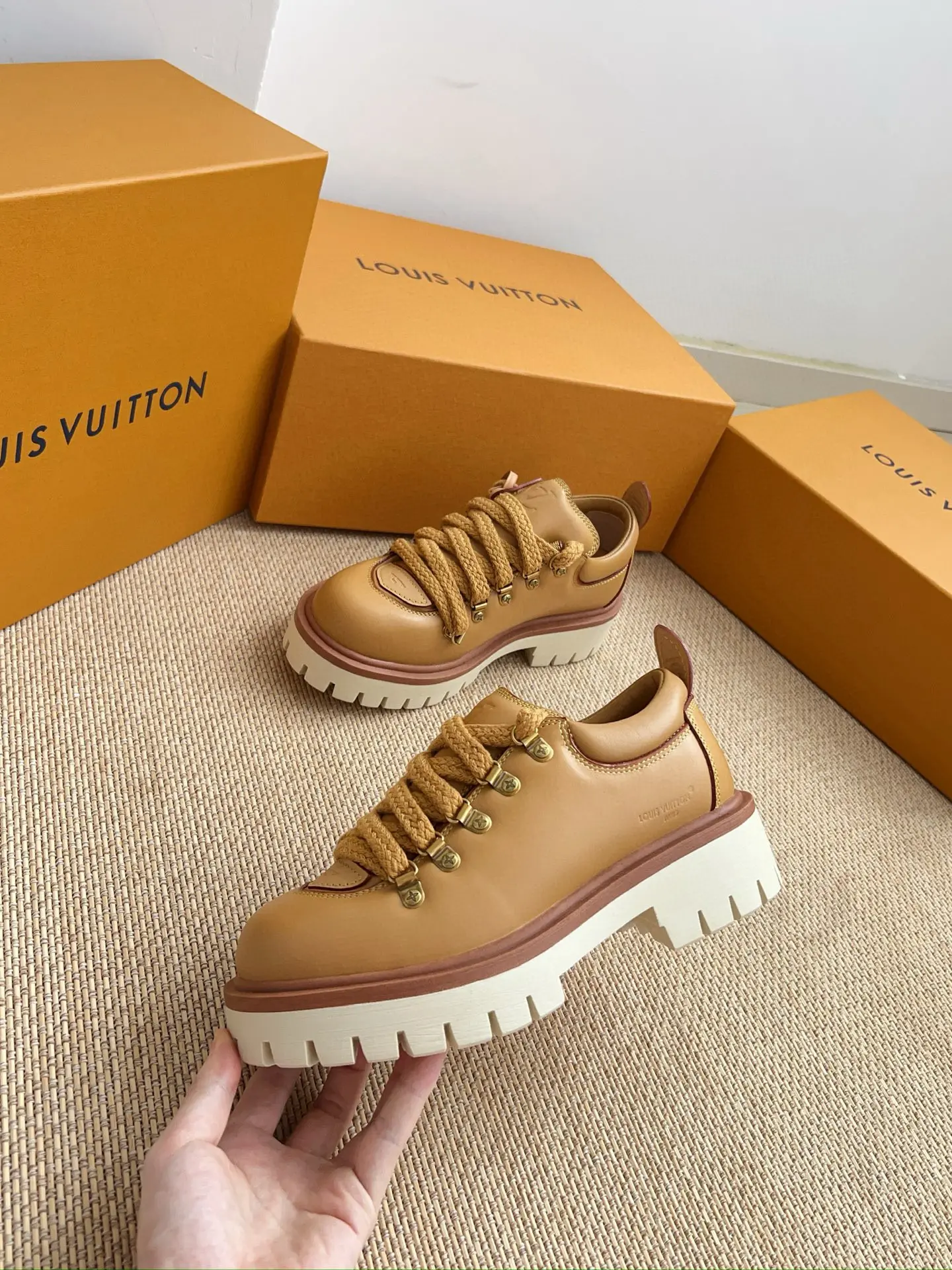 New LV/Louis Vuitton REMIX Big Toe Lace-Up Platform Loafers 31 New LVLouis Vuitton REMIX Big Toe Lace-Up Platform Loafers (31)