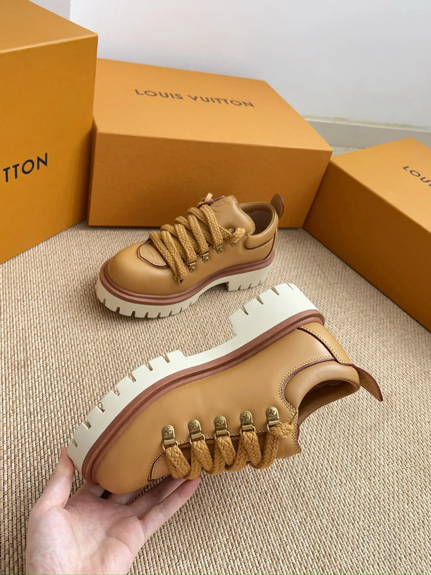 New LV/Louis Vuitton REMIX Big Toe Lace-Up Platform Loafers 32 New LVLouis Vuitton REMIX Big Toe Lace-Up Platform Loafers (32)