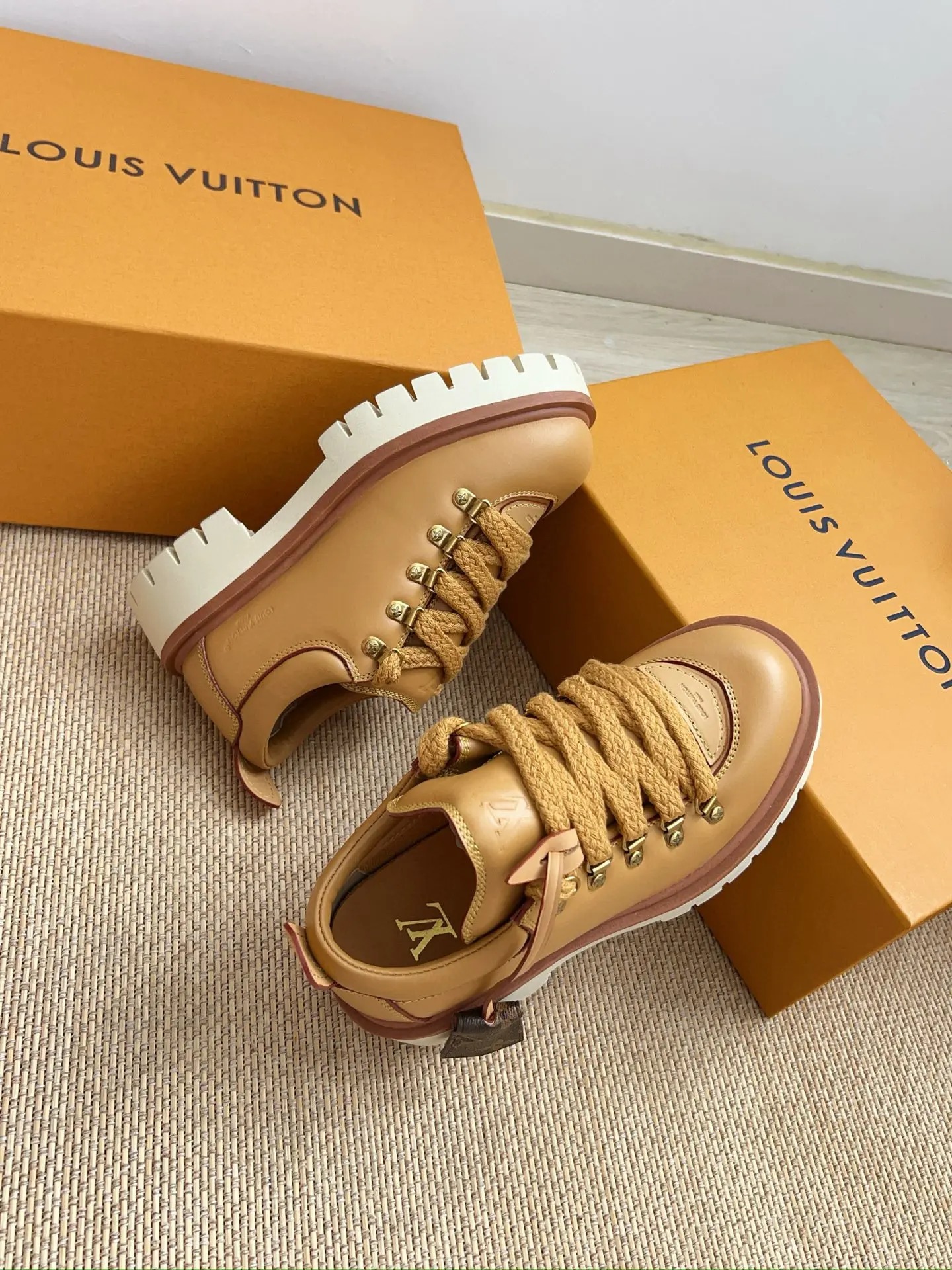 New LV/Louis Vuitton REMIX Big Toe Lace-Up Platform Loafers 33 New LVLouis Vuitton REMIX Big Toe Lace-Up Platform Loafers (33)