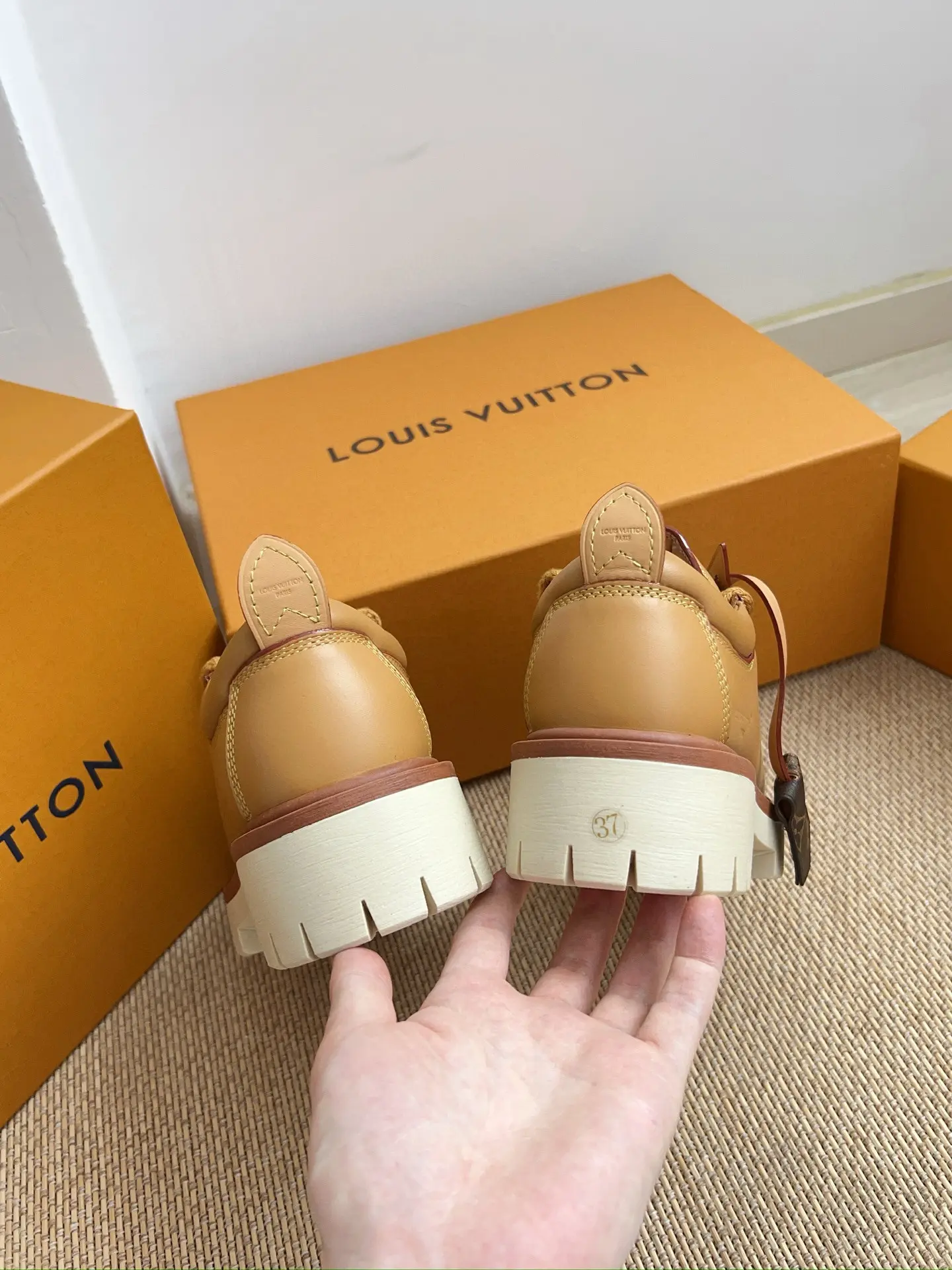 New LV/Louis Vuitton REMIX Big Toe Lace-Up Platform Loafers 37 New LVLouis Vuitton REMIX Big Toe Lace-Up Platform Loafers (37)