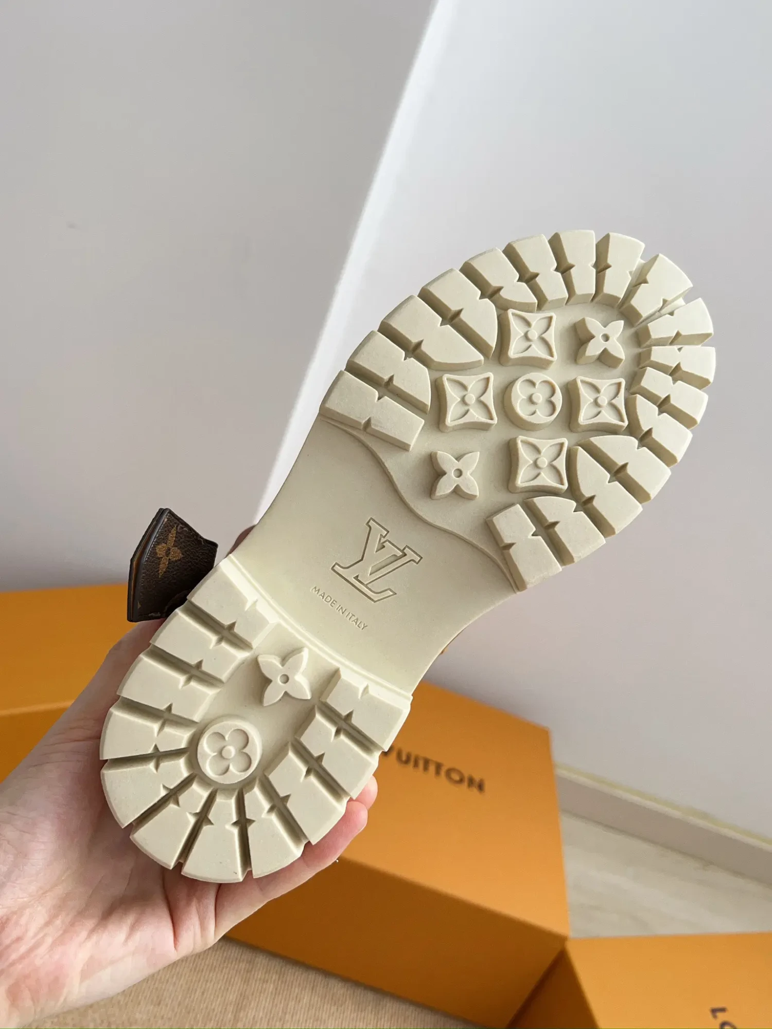 New LV/Louis Vuitton REMIX Big Toe Lace-Up Platform Loafers 38 New LVLouis Vuitton REMIX Big Toe Lace-Up Platform Loafers (38)