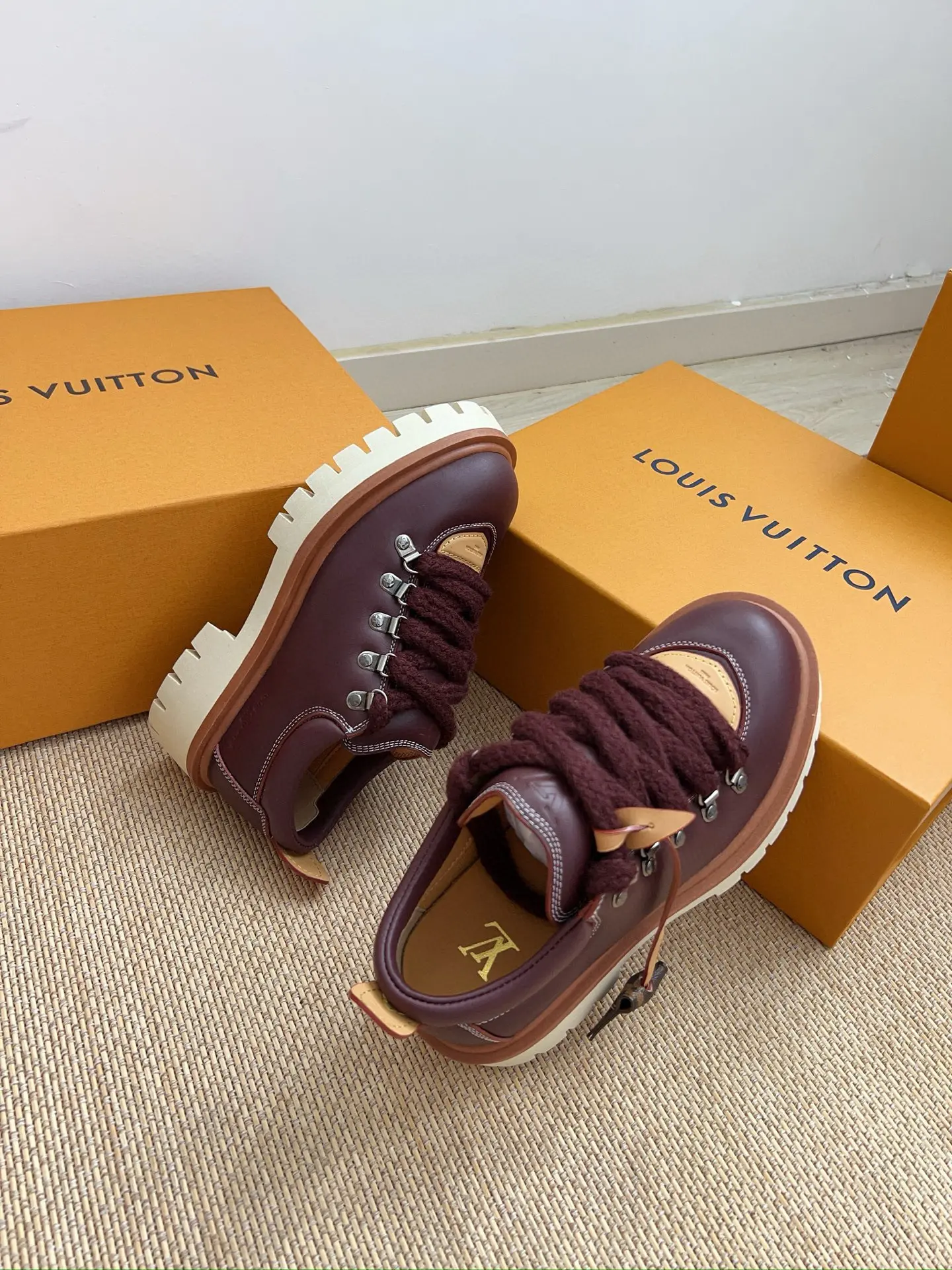 New LV/Louis Vuitton REMIX Big Toe Lace-Up Platform Loafers 5 New LVLouis Vuitton REMIX Big Toe Lace-Up Platform Loafers (5)