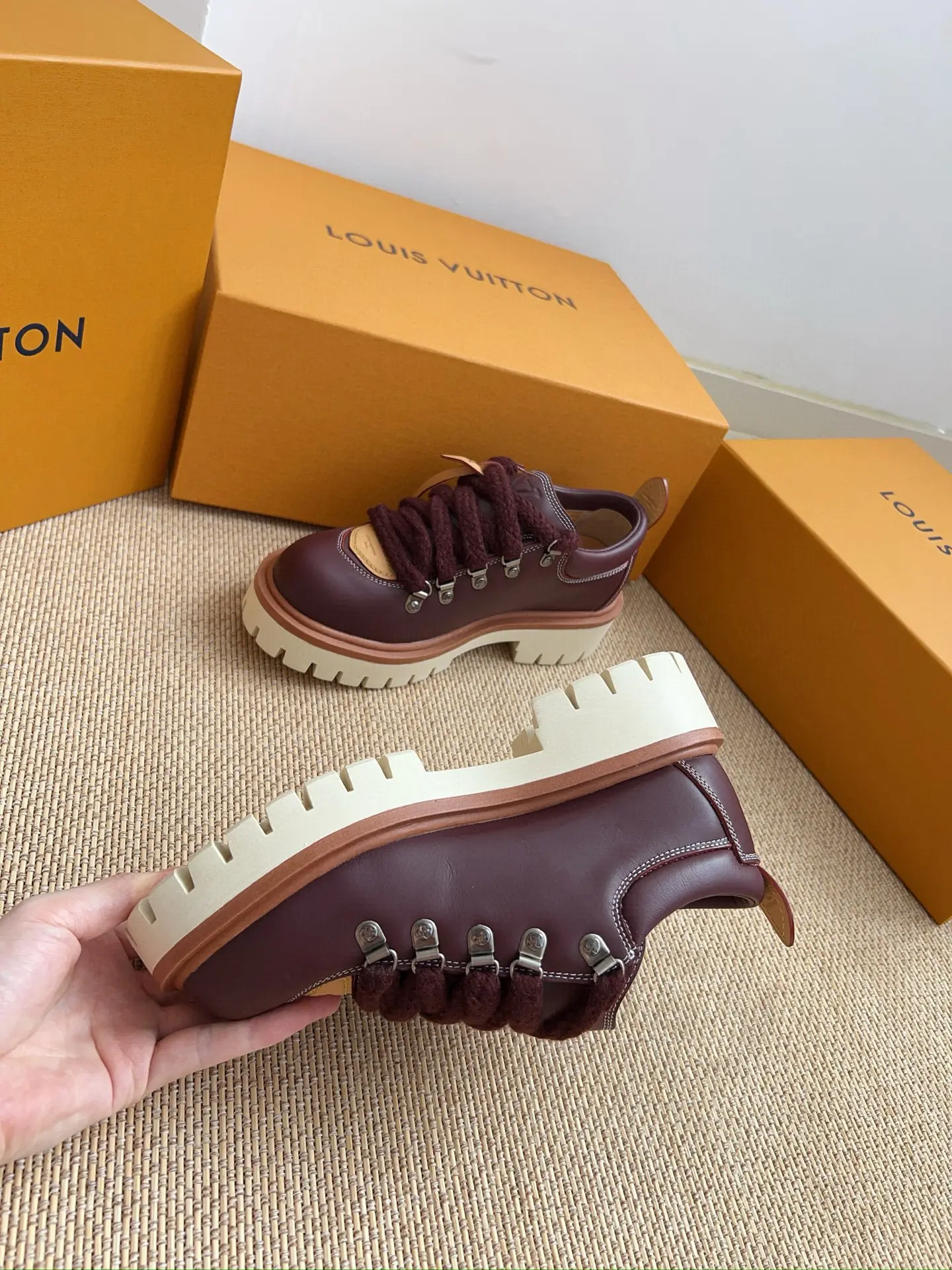 New LV/Louis Vuitton REMIX Big Toe Lace-Up Platform Loafers 7 New LVLouis Vuitton REMIX Big Toe Lace-Up Platform Loafers (7)