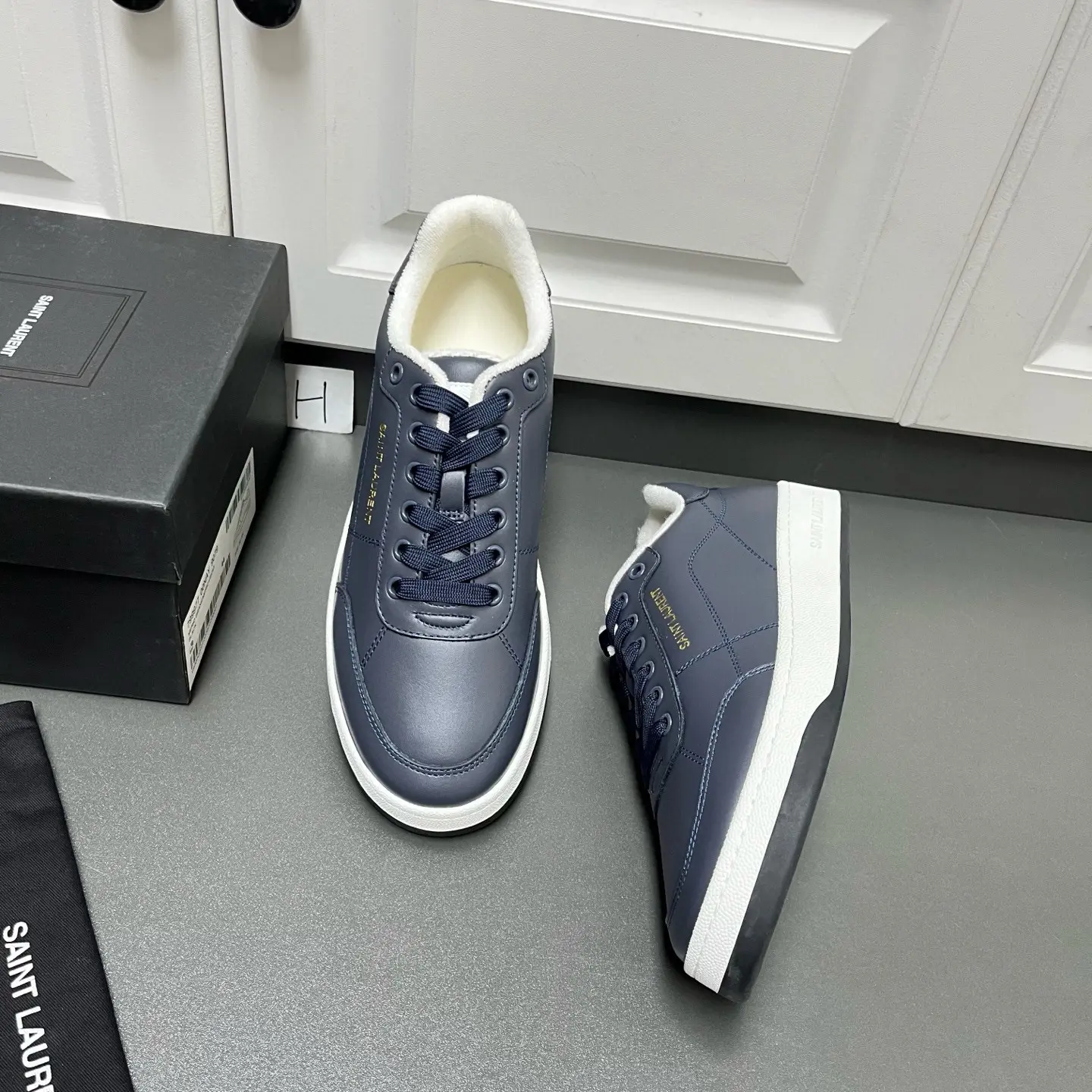 New SAINT LAURENT low-top lace-up sneakers 11 New SAINT LAURENT low-top lace-up sneakers (11)