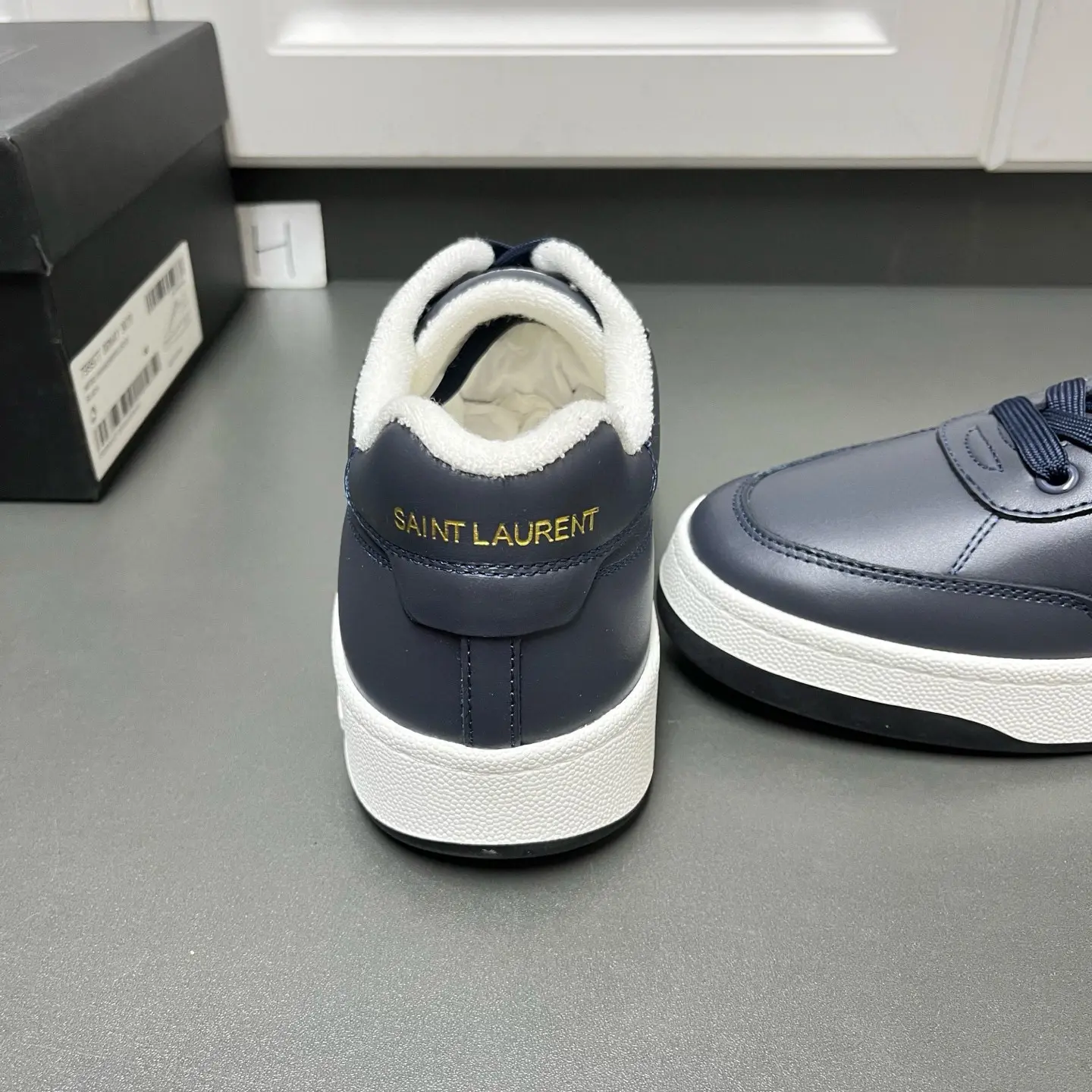 New SAINT LAURENT low-top lace-up sneakers 16 New SAINT LAURENT low-top lace-up sneakers (16)