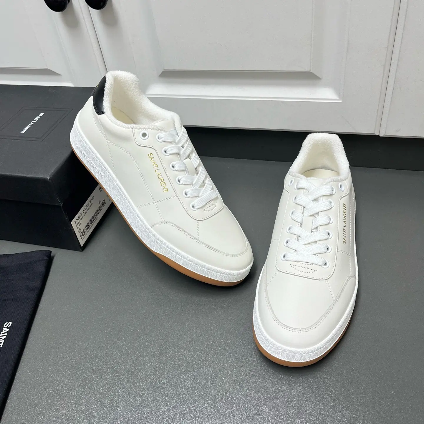 New SAINT LAURENT low-top lace-up sneakers 20 New SAINT LAURENT low-top lace-up sneakers (20)