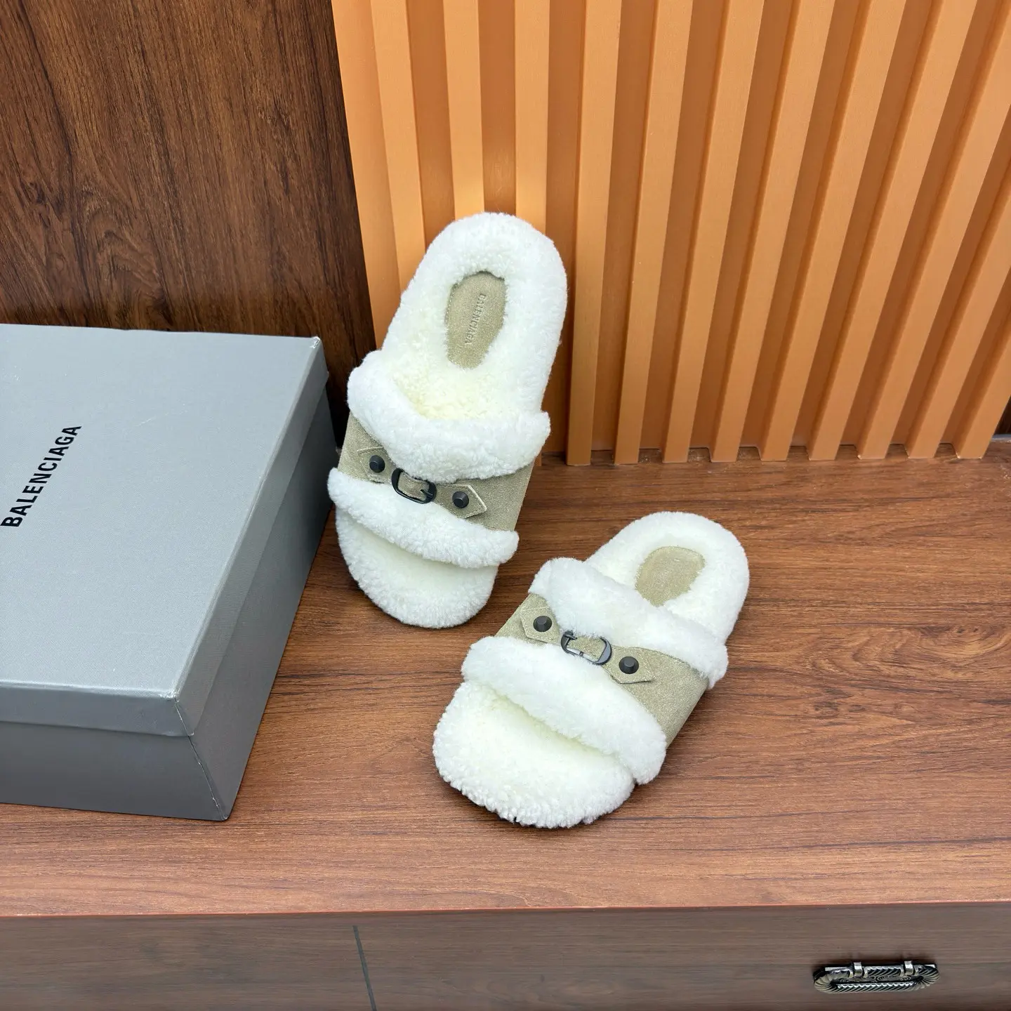 Purchasing agent level Balenciaga's new inspired slippers factory wholesale 11 Purchasing agent level Balenciaga's new inspired slippers (11)