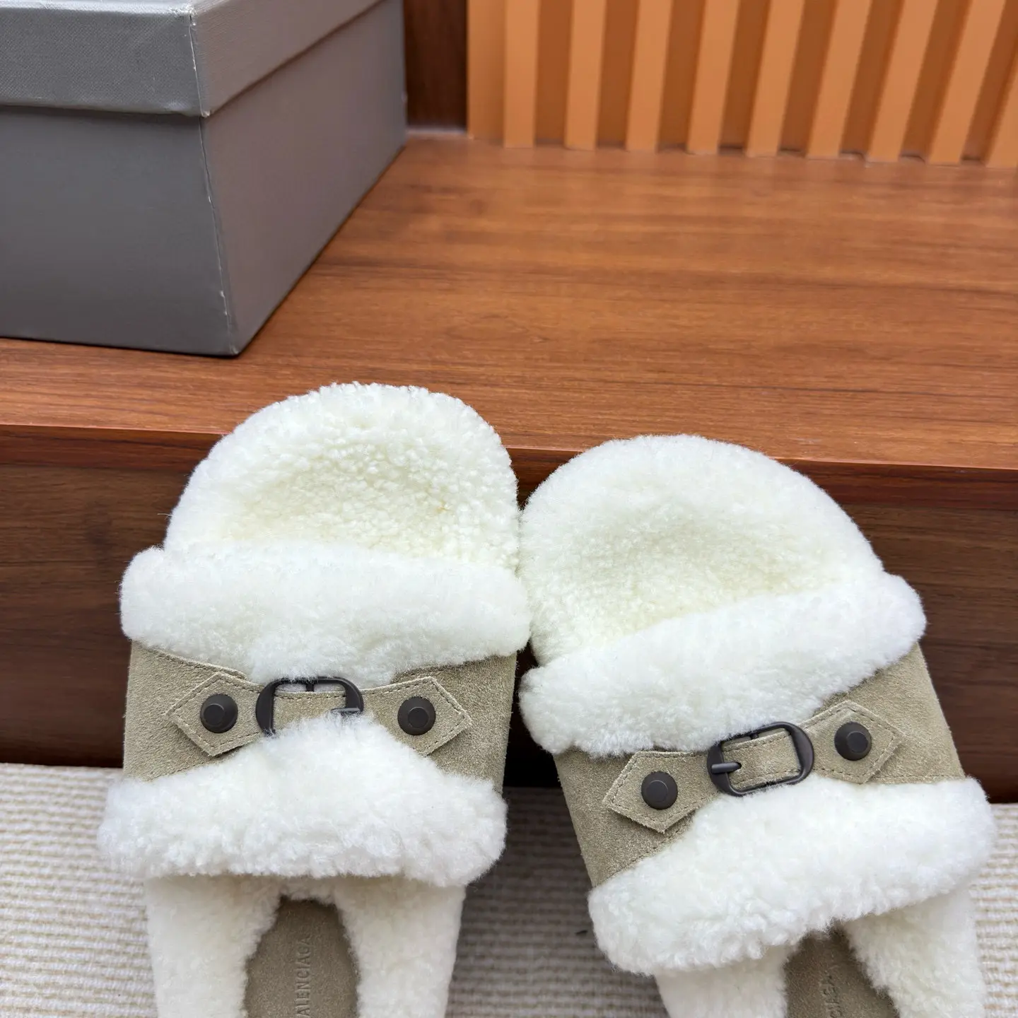 Purchasing agent level Balenciaga's new inspired slippers factory wholesale 12 Purchasing agent level Balenciaga's new inspired slippers (12)