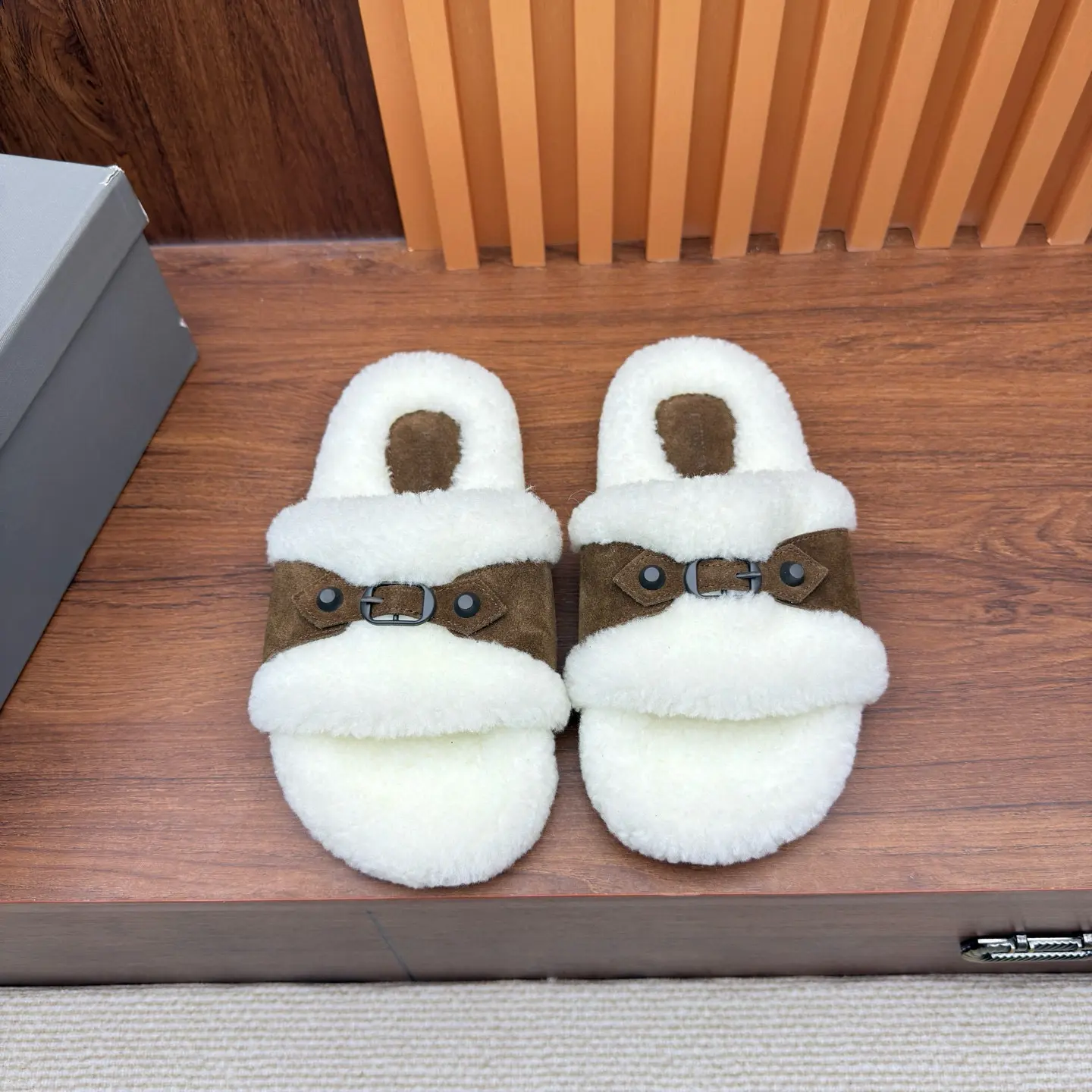 Purchasing agent level Balenciaga's new inspired slippers factory wholesale 16 Purchasing agent level Balenciaga's new inspired slippers (16)