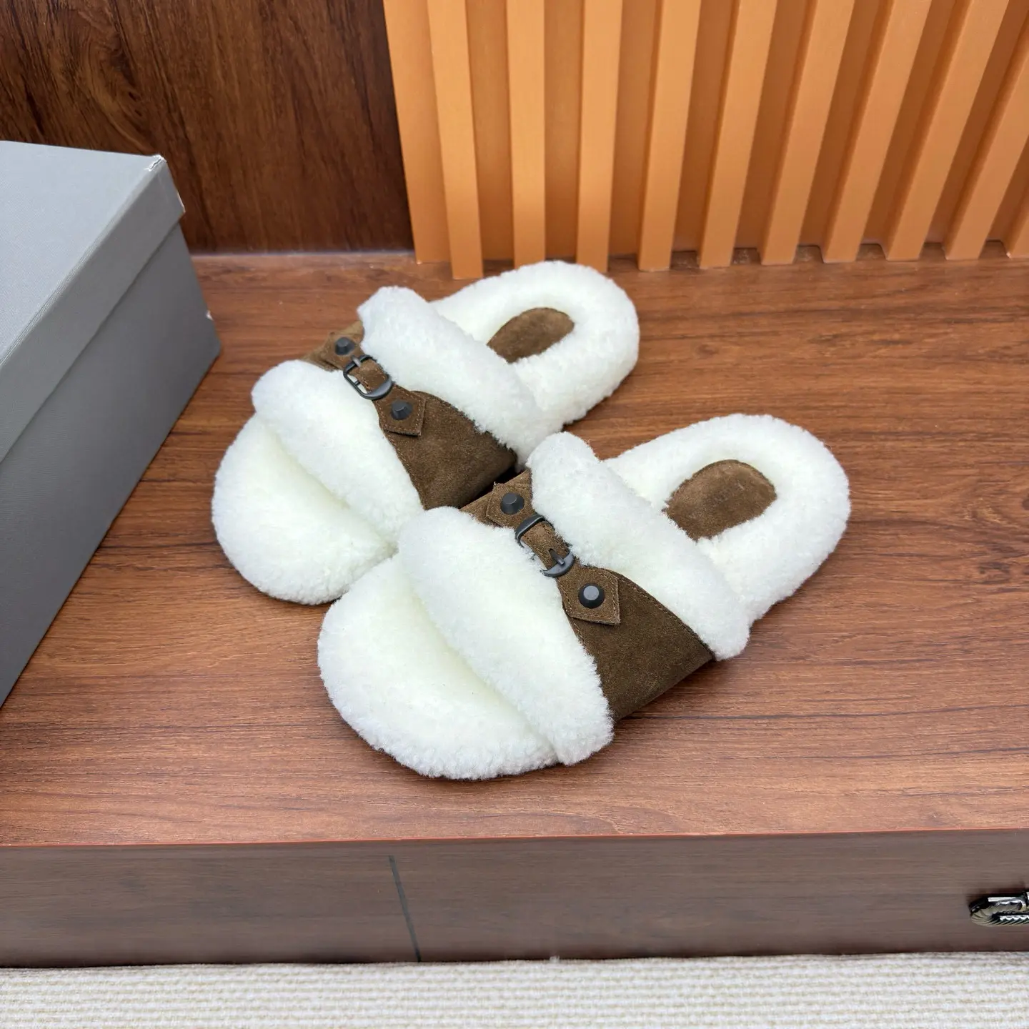Purchasing agent level Balenciaga's new inspired slippers factory wholesale 17 Purchasing agent level Balenciaga's new inspired slippers (17)