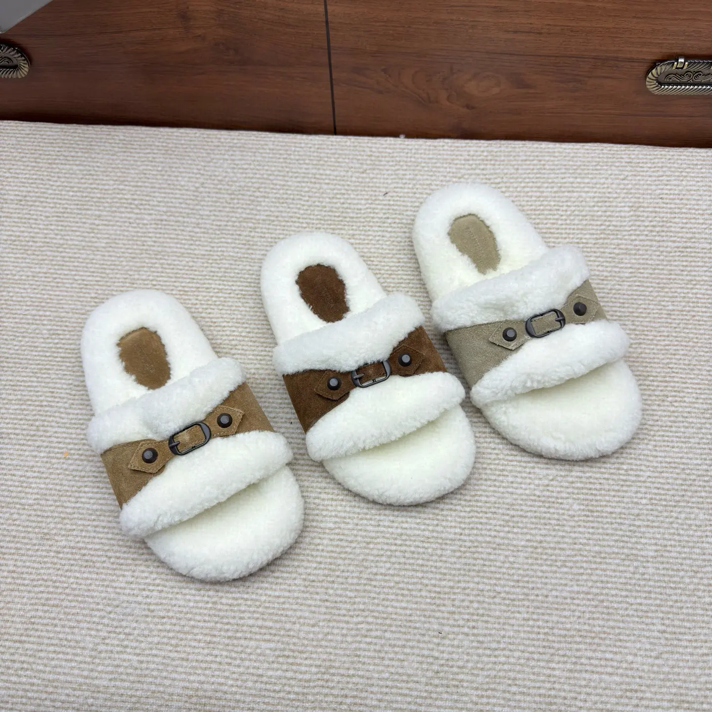 Purchasing agent level Balenciaga's new inspired slippers factory wholesale 2 Purchasing agent level Balenciaga's new inspired slippers (2)