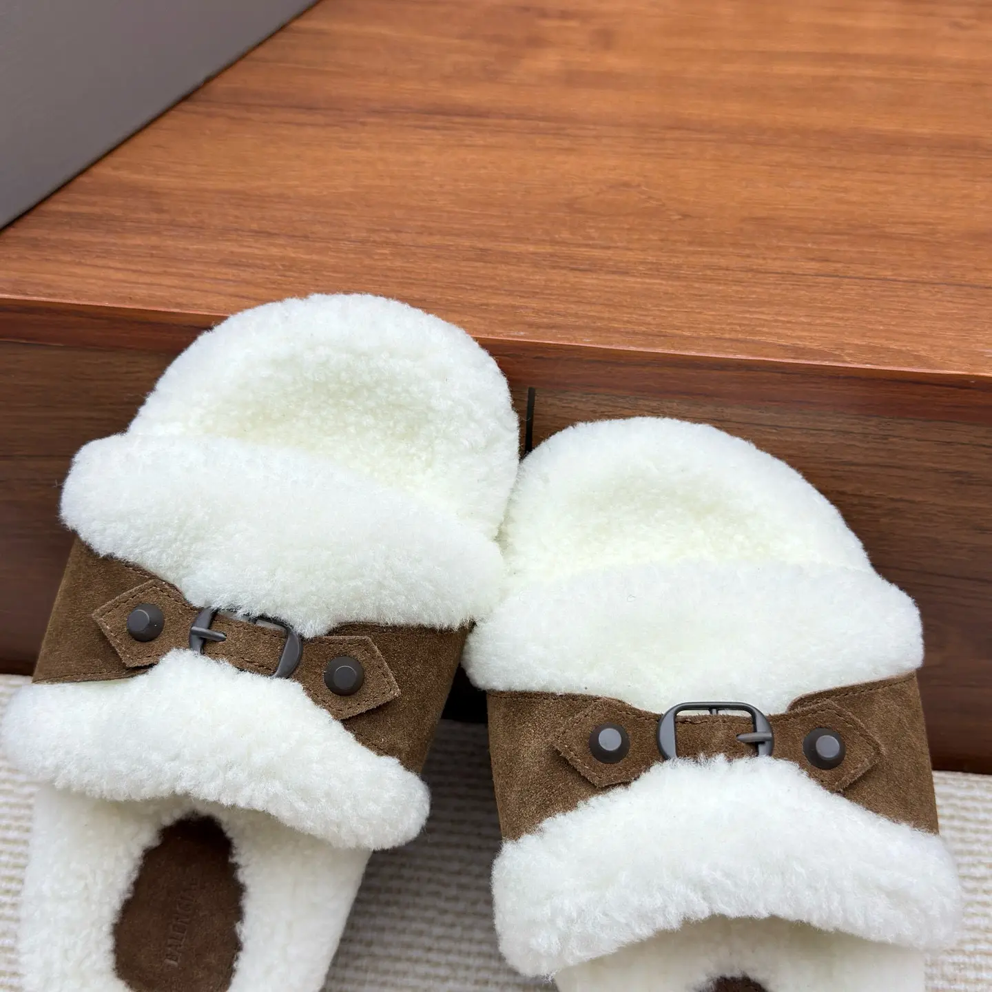 Purchasing agent level Balenciaga's new inspired slippers factory wholesale 21 Purchasing agent level Balenciaga's new inspired slippers (21)