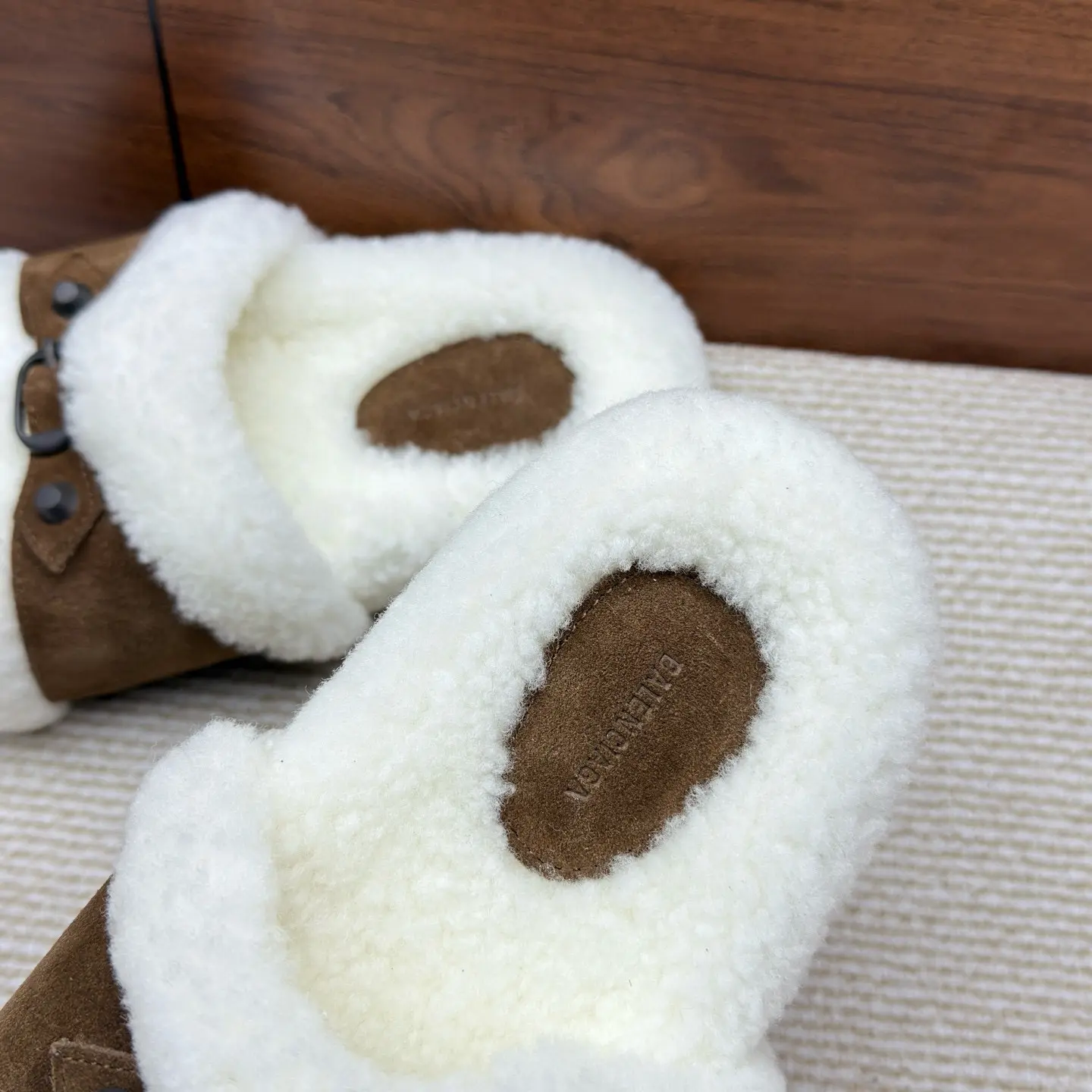 Purchasing agent level Balenciaga's new inspired slippers factory wholesale 22 Purchasing agent level Balenciaga's new inspired slippers (22)