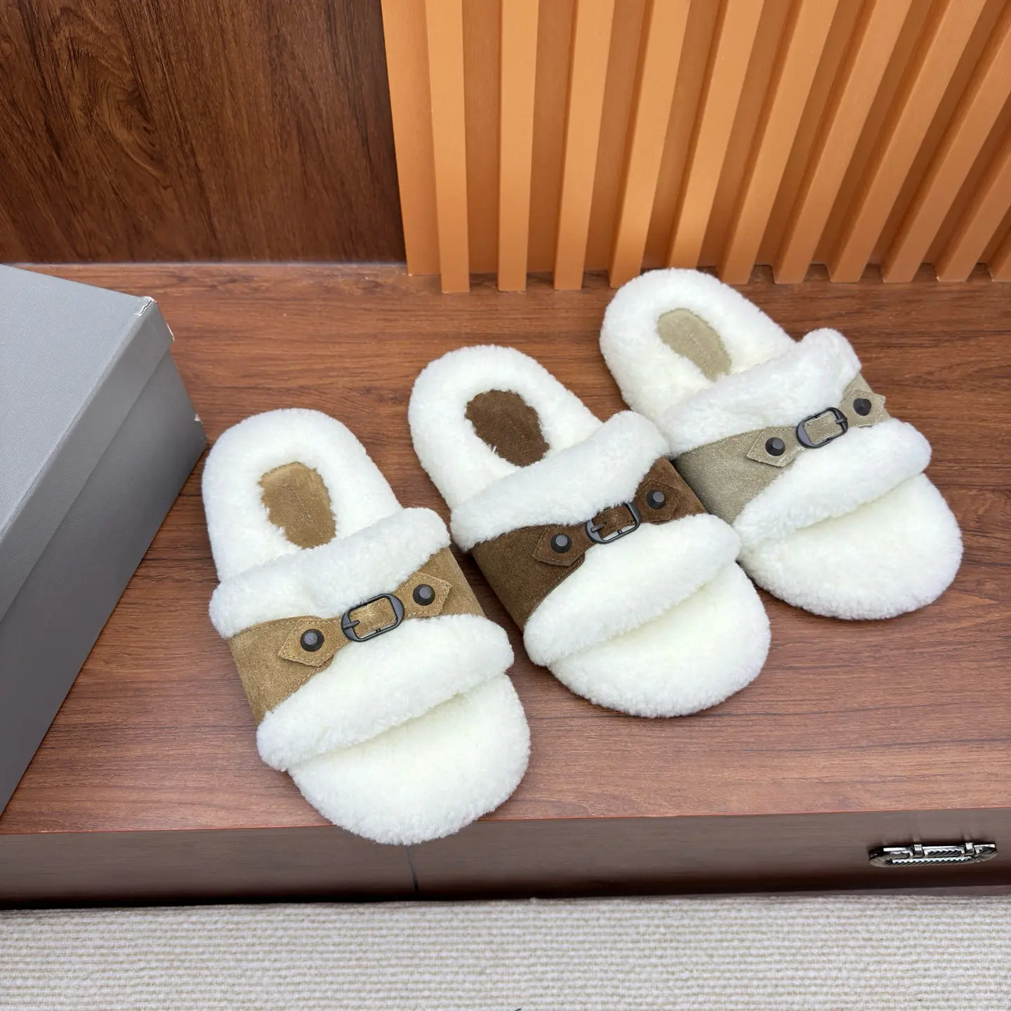 Purchasing agent level Balenciaga's new inspired slippers factory wholesale 3 Purchasing agent level Balenciaga's new inspired slippers (3)