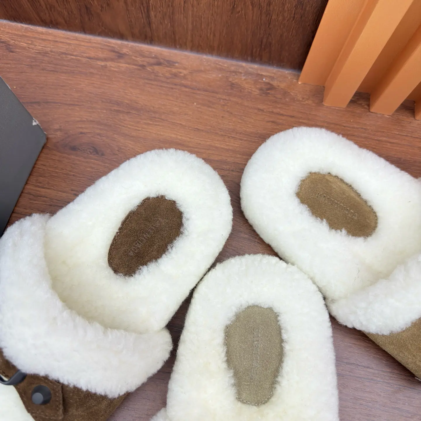 Purchasing agent level Balenciaga's new inspired slippers factory wholesale 5 Purchasing agent level Balenciaga's new inspired slippers (5)