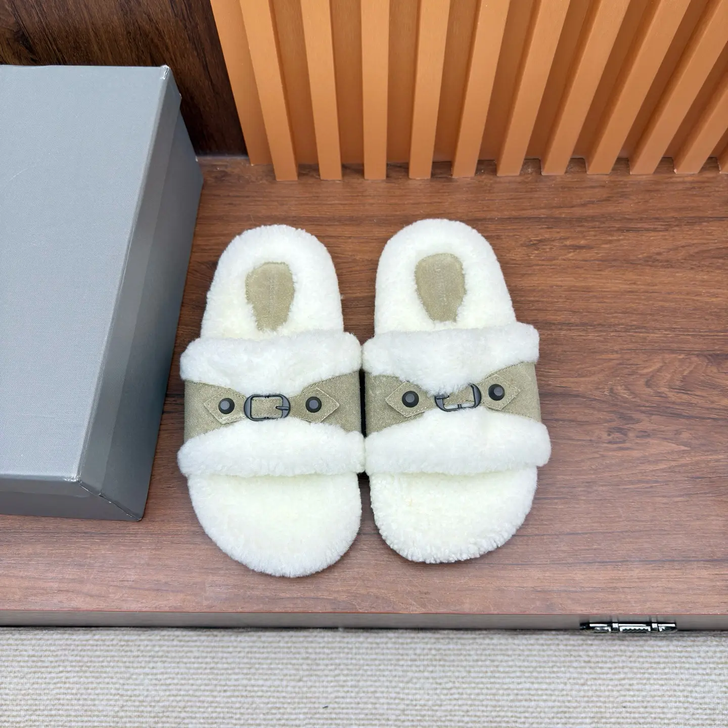 Purchasing agent level Balenciaga's new inspired slippers factory wholesale 6 Purchasing agent level Balenciaga's new inspired slippers (6)