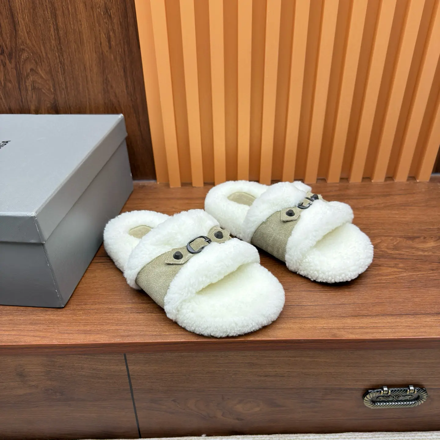 Purchasing agent level Balenciaga's new inspired slippers factory wholesale 7 Purchasing agent level Balenciaga's new inspired slippers (7)