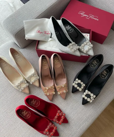 Roger Vivier classic snowflake rhinestone buckle wedding shoes with pointed toe heels (3)