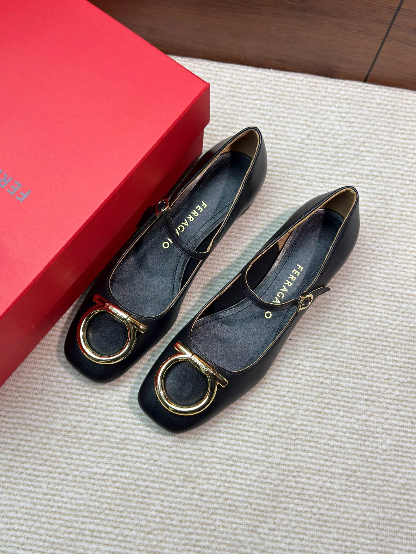 SF Ferragamo Gancini Women's Mary Jane Shoes 12 SF Ferragamo Gancini Women's Mary Jane Shoes (12)