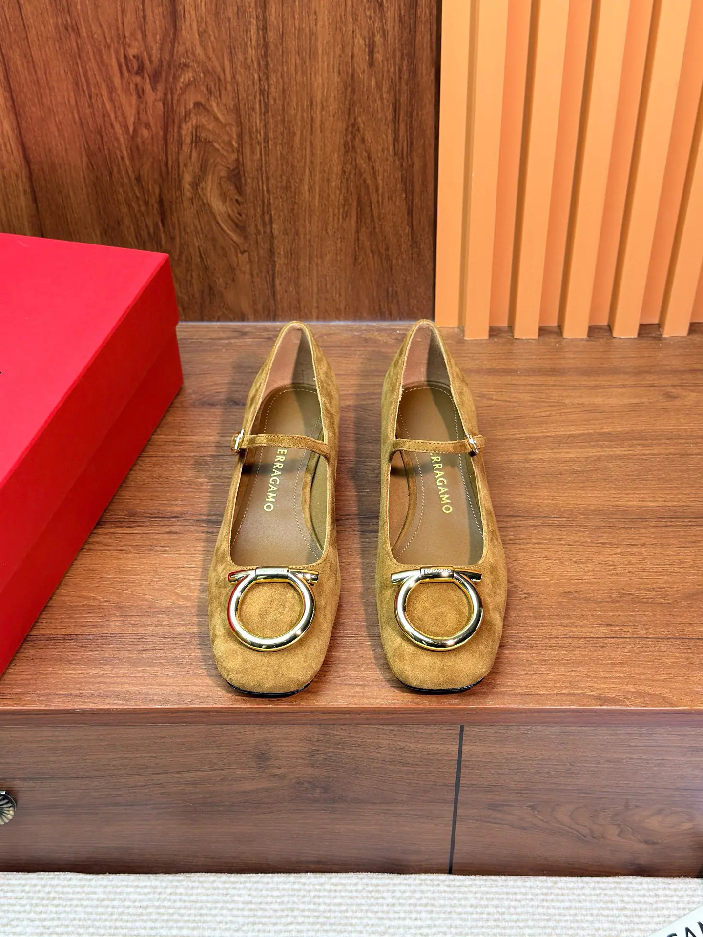 SF Ferragamo Gancini Women's Mary Jane Shoes 18 SF Ferragamo Gancini Women's Mary Jane Shoes (18)