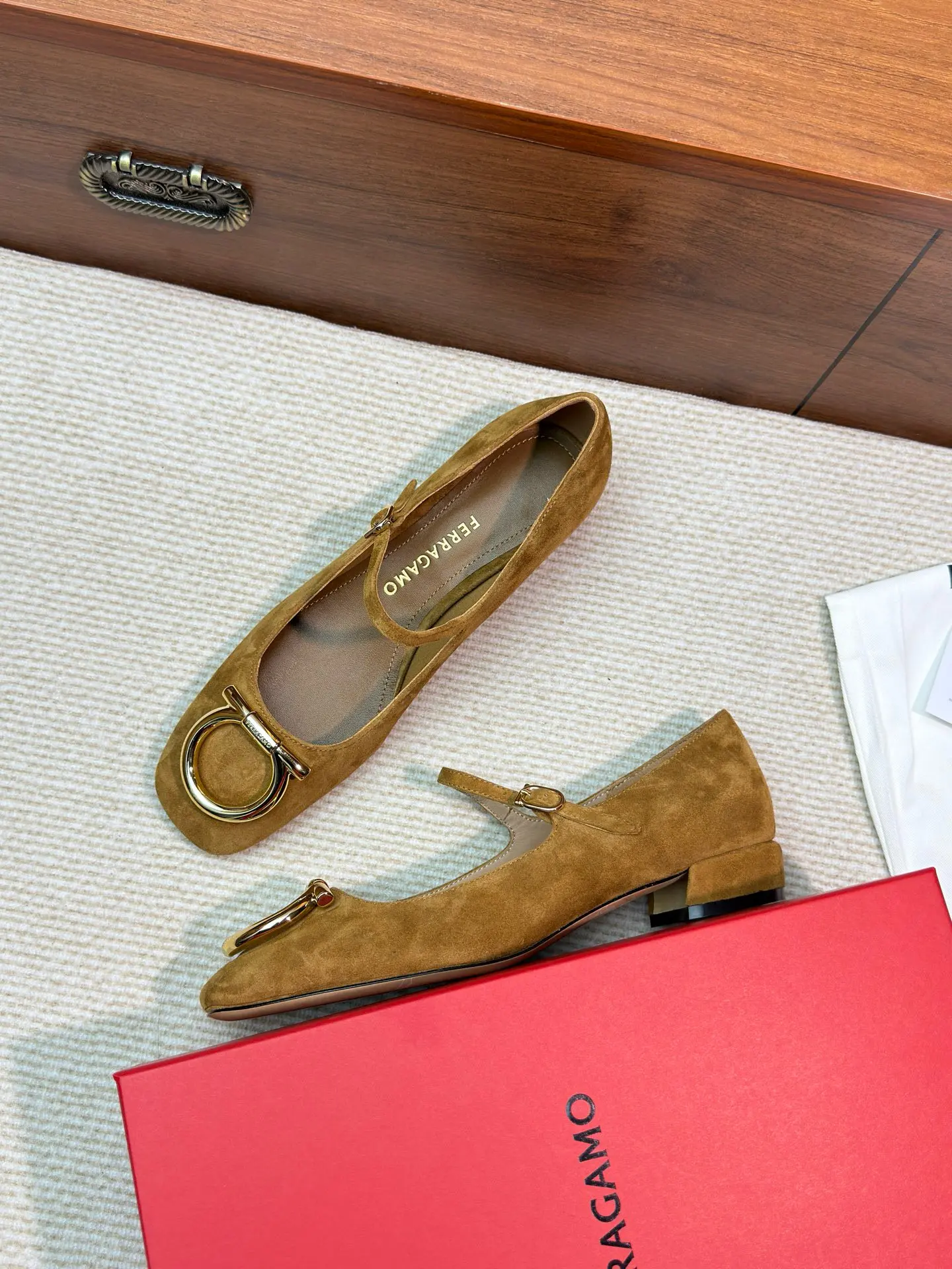 SF Ferragamo Gancini Women's Mary Jane Shoes 20 SF Ferragamo Gancini Women's Mary Jane Shoes (20)