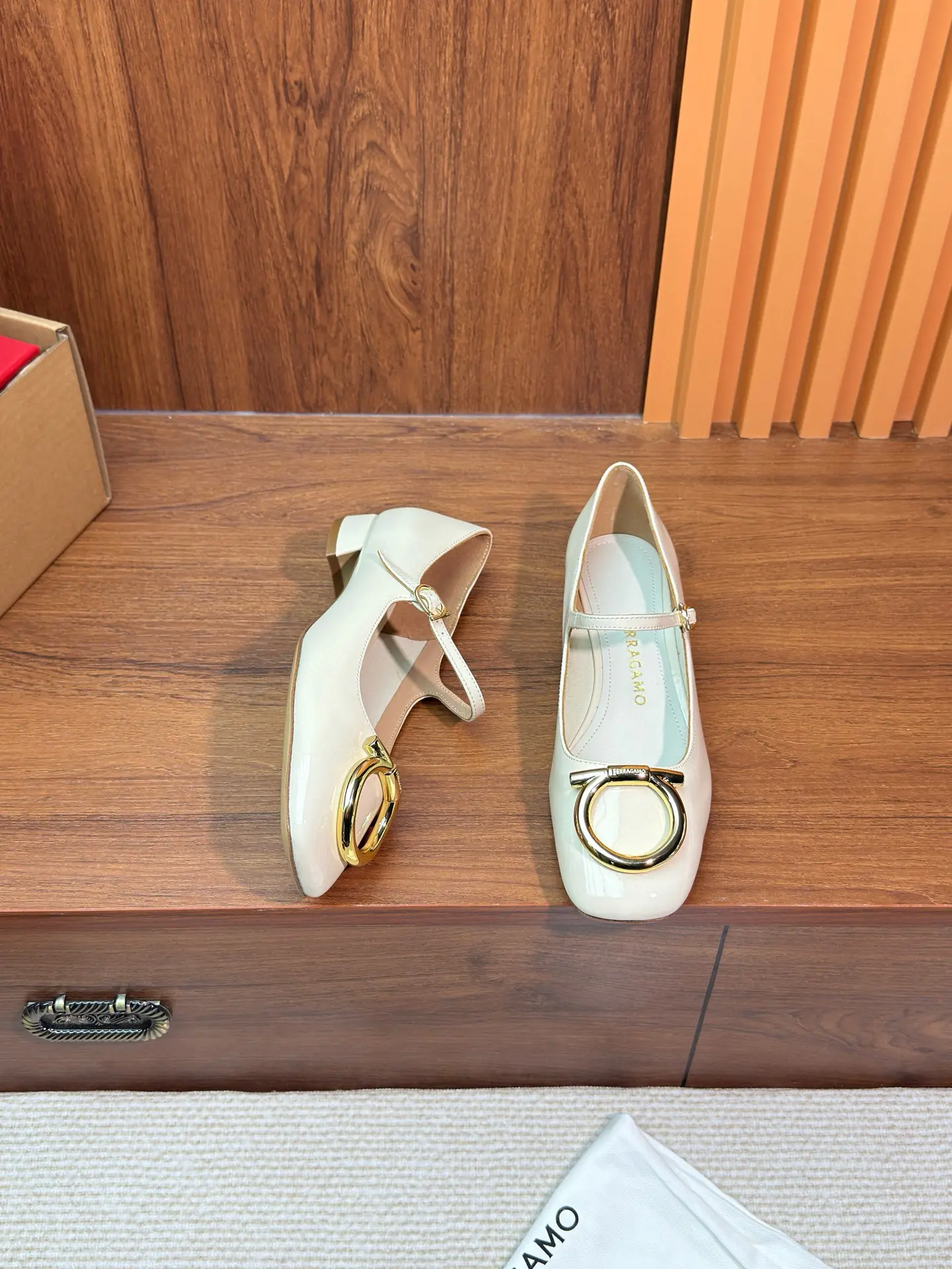 SF Ferragamo Gancini Women's Mary Jane Shoes 29 SF Ferragamo Gancini Women's Mary Jane Shoes (29)