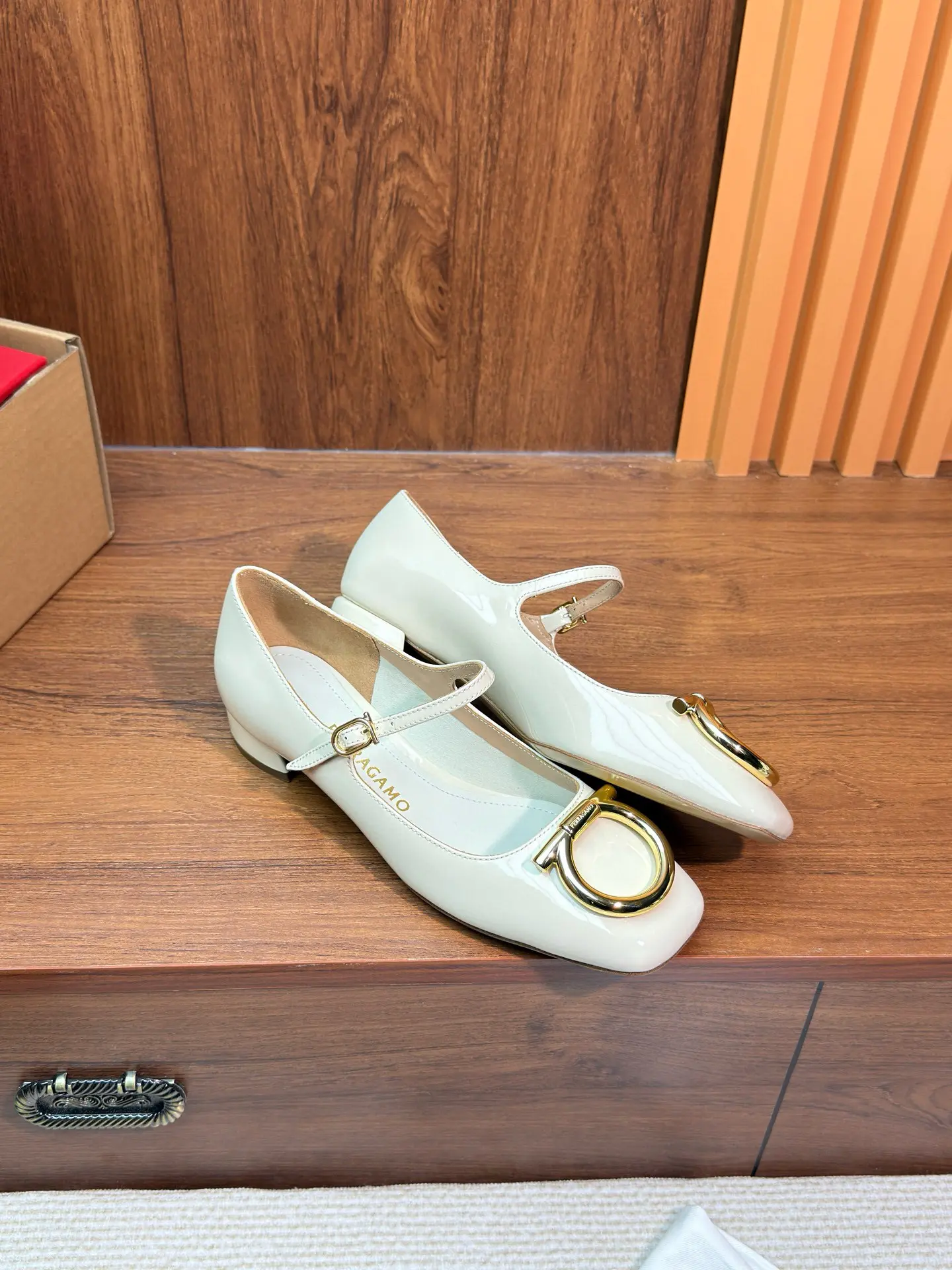 SF Ferragamo Gancini Women's Mary Jane Shoes 31 SF Ferragamo Gancini Women's Mary Jane Shoes (31)