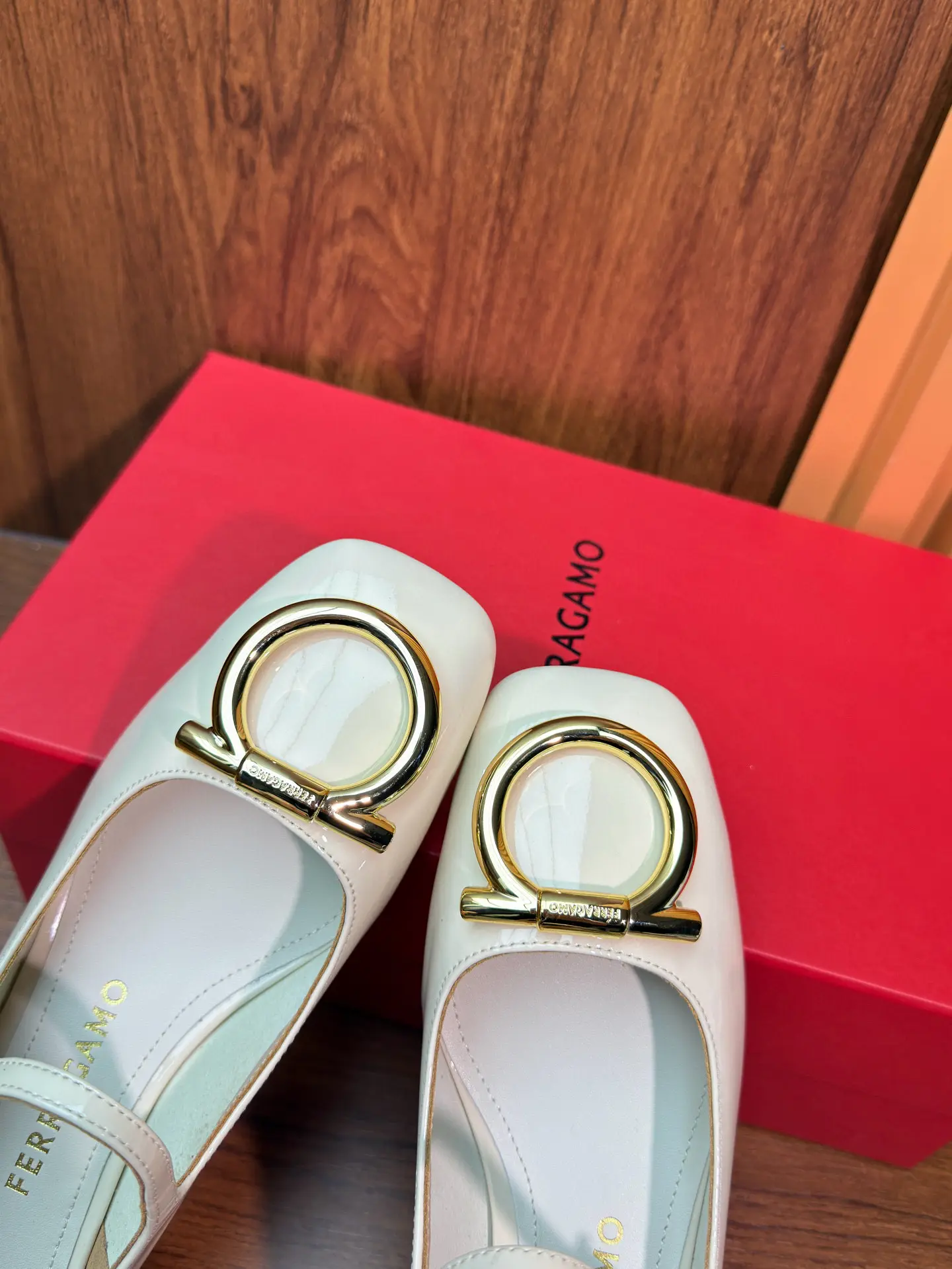 SF Ferragamo Gancini Women's Mary Jane Shoes 32 SF Ferragamo Gancini Women's Mary Jane Shoes (32)