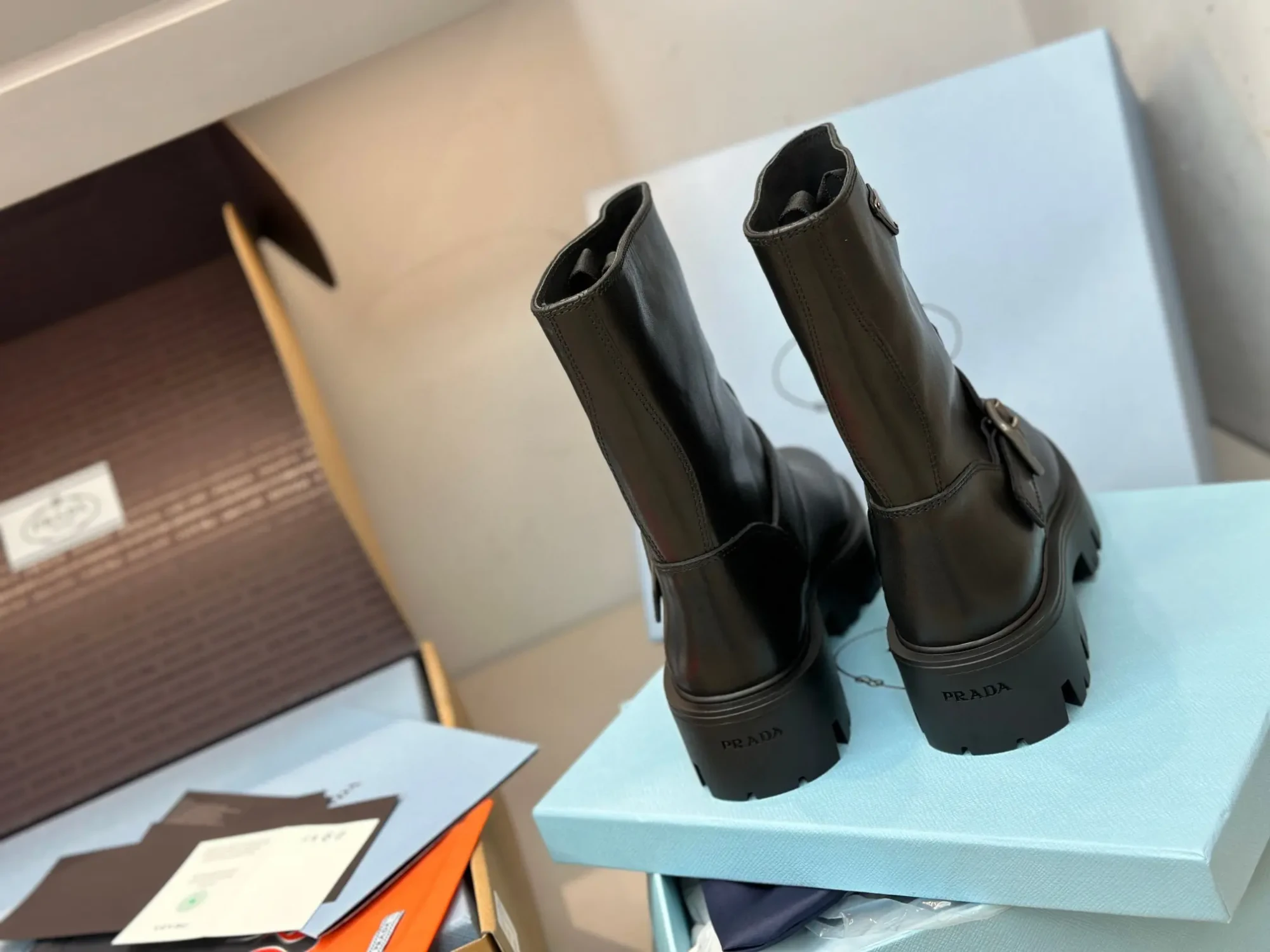 Top-of-the-line Prada classic triangle logo slip-on boots 20 Top-of-the-line Prada classic triangle logo slip-on boots (17)