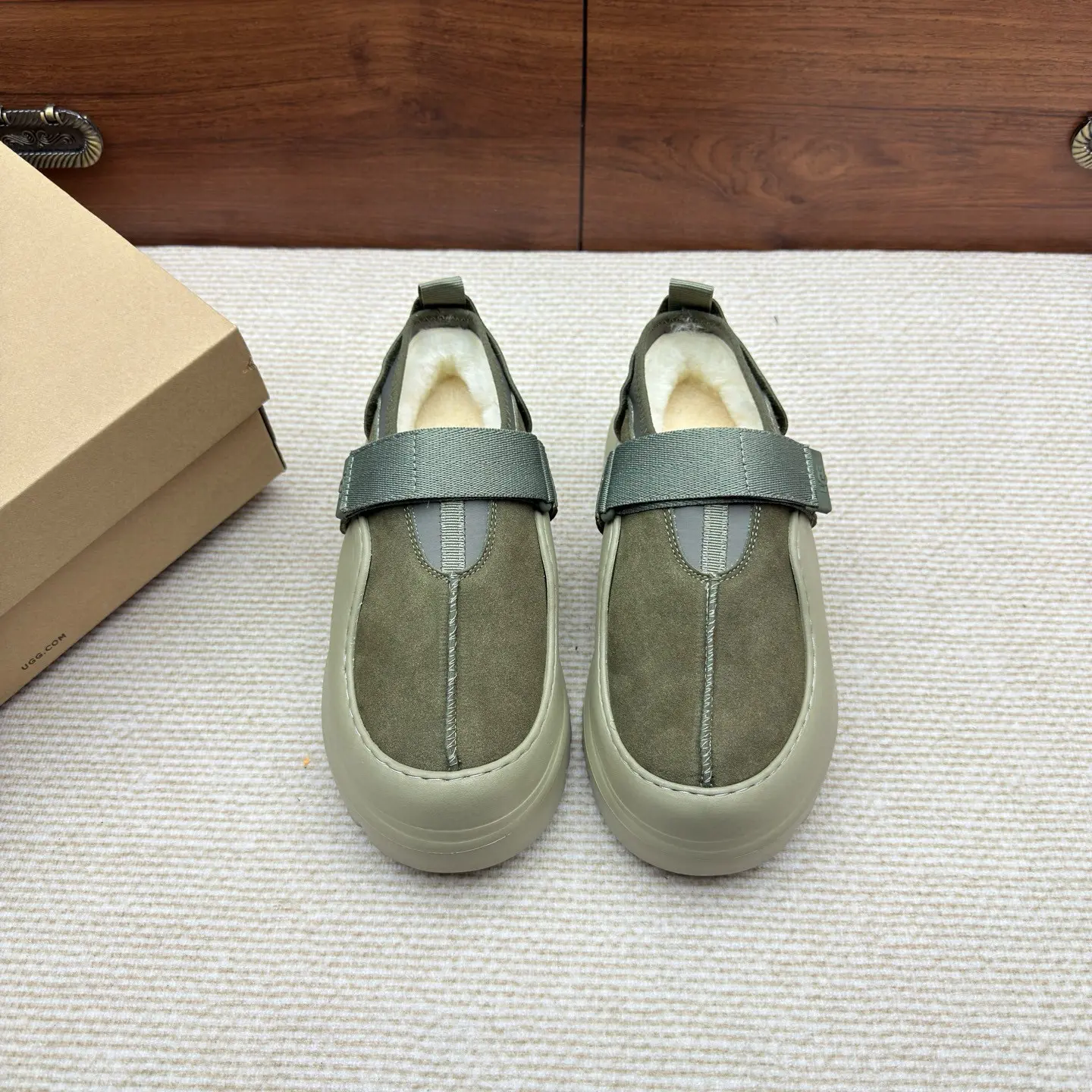 UGG slip-on snow boots factory wholesale 6 UGG slip-on snow boots factory wholesale (6)