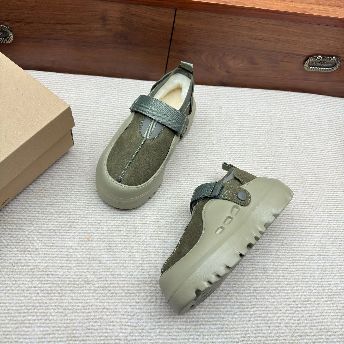 UGG slip-on snow boots factory wholesale 8 UGG slip-on snow boots factory wholesale (8)